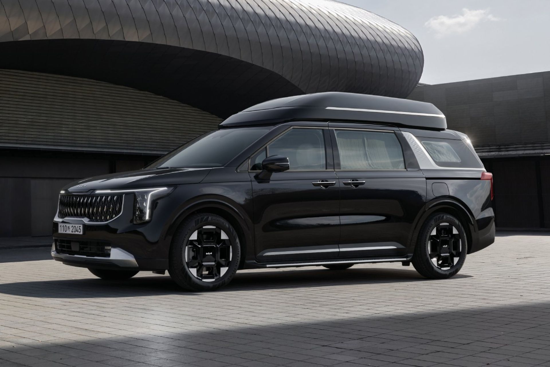 کیا کارناوال Hi-Limousine 2026