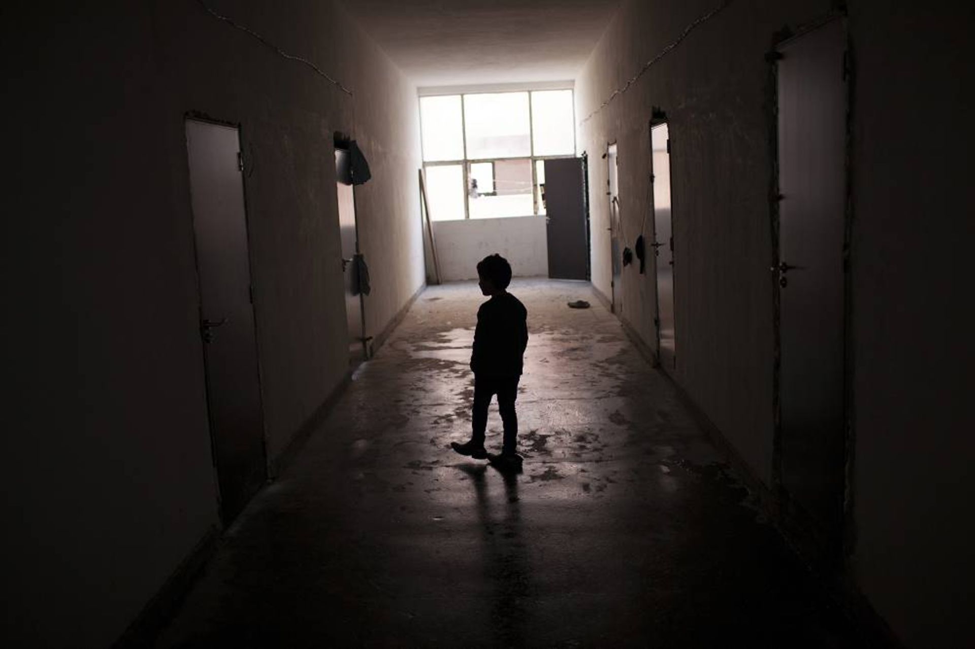 کودک در محل متروک