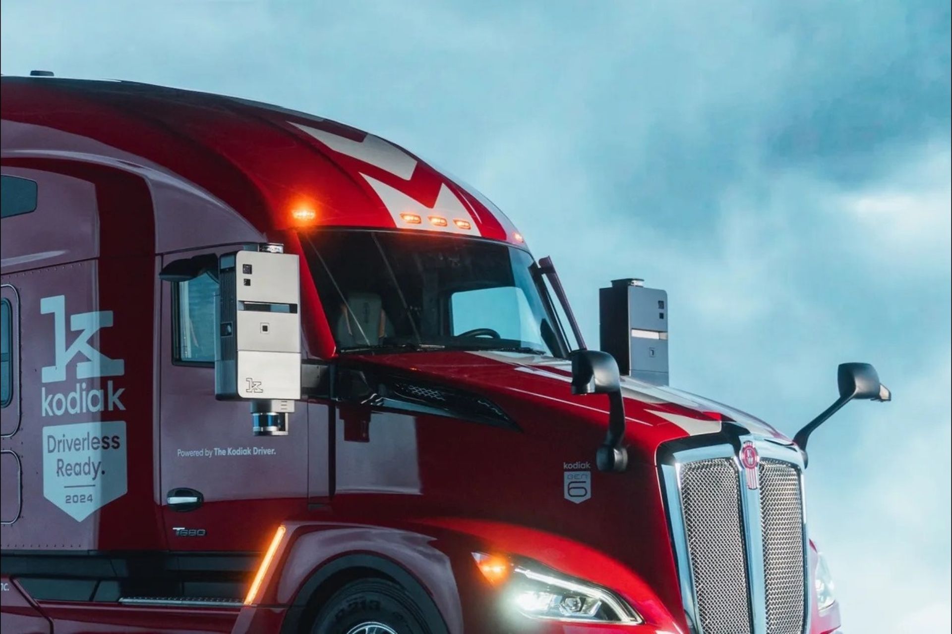 کامیون قرمز رنگ شرکت Kodiak Robotics 