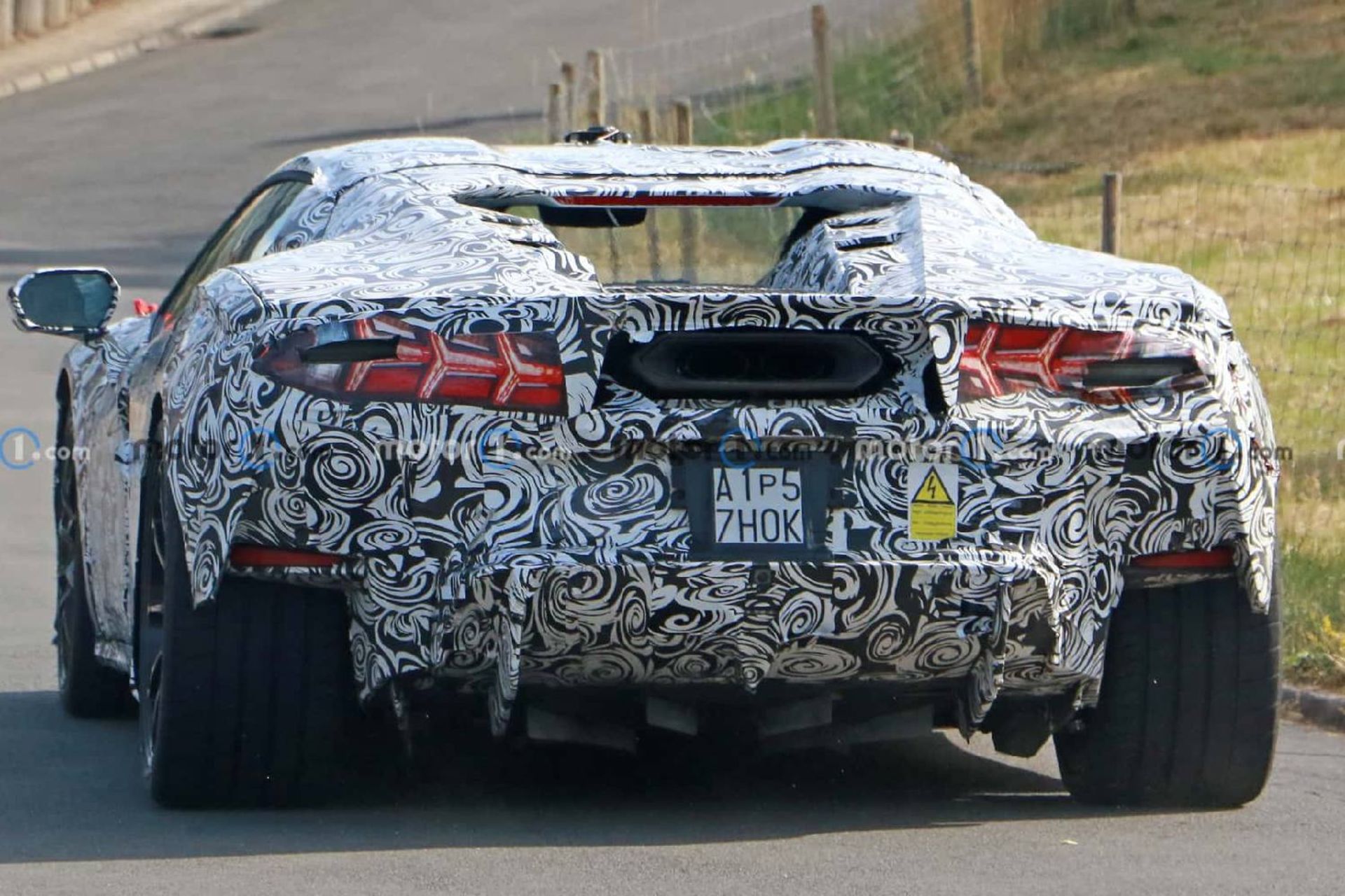 تصویر غیررسمی از جانشین لامبورگینی اوراکان نمای پشت