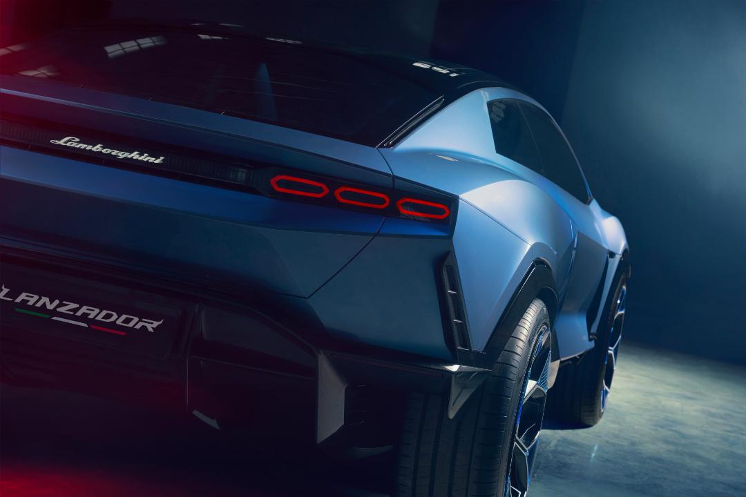چراغ پشتی خودرو لامبورگینی لانزادور / Lamborghini Lanzador