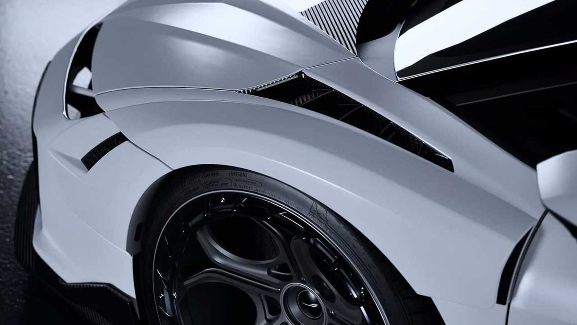 قطعات آیرودینامیک خودرو لامبورگینی تمراریو تیون‌شده نمای جلو