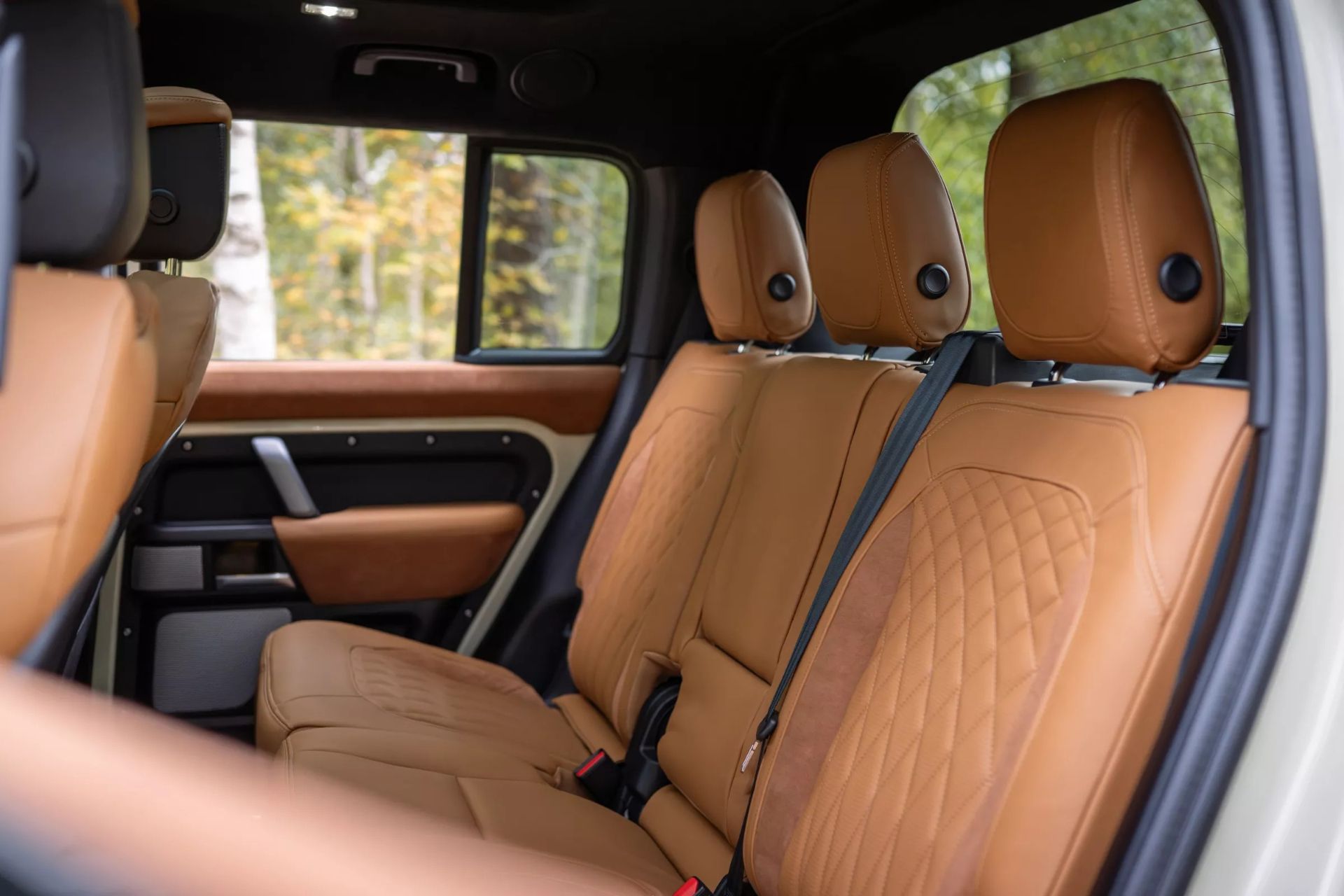 صندلی‌های عقب لندرور دیفندر وانت هریتیج