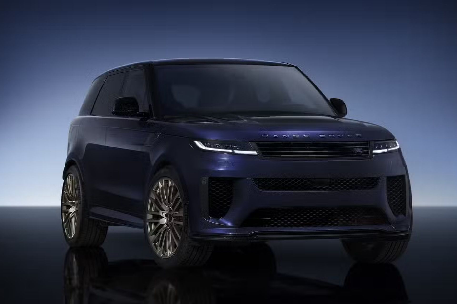 نمای جلویی خودرو Range Rover Sport Nocturne