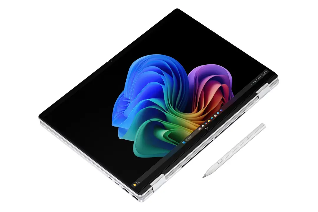لپ تاپ اچ پی HP OmniBook X Flip 16-as0023dx نمای نمایشگر با همراه قلم