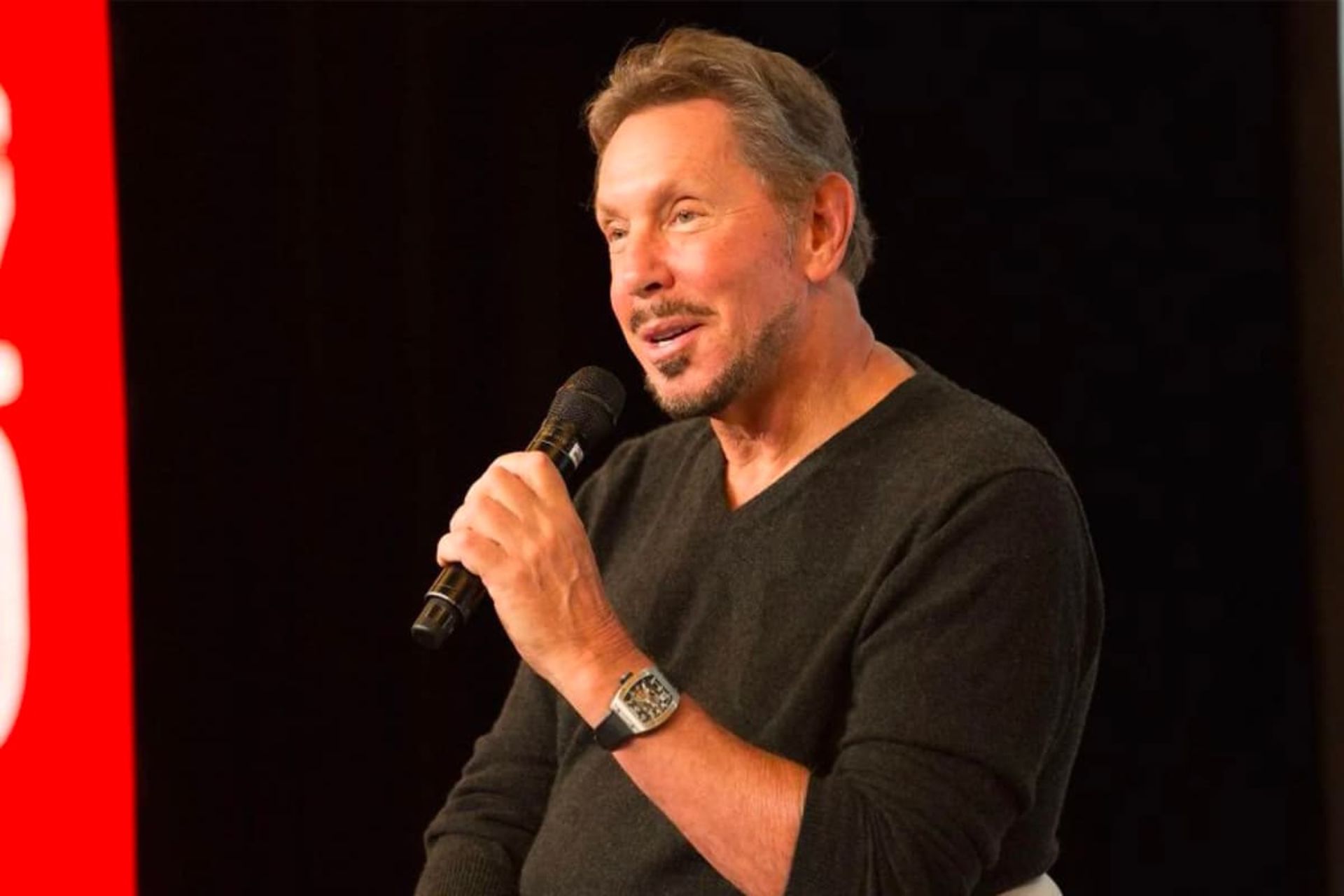 لری الیسون با ساعت لوکس