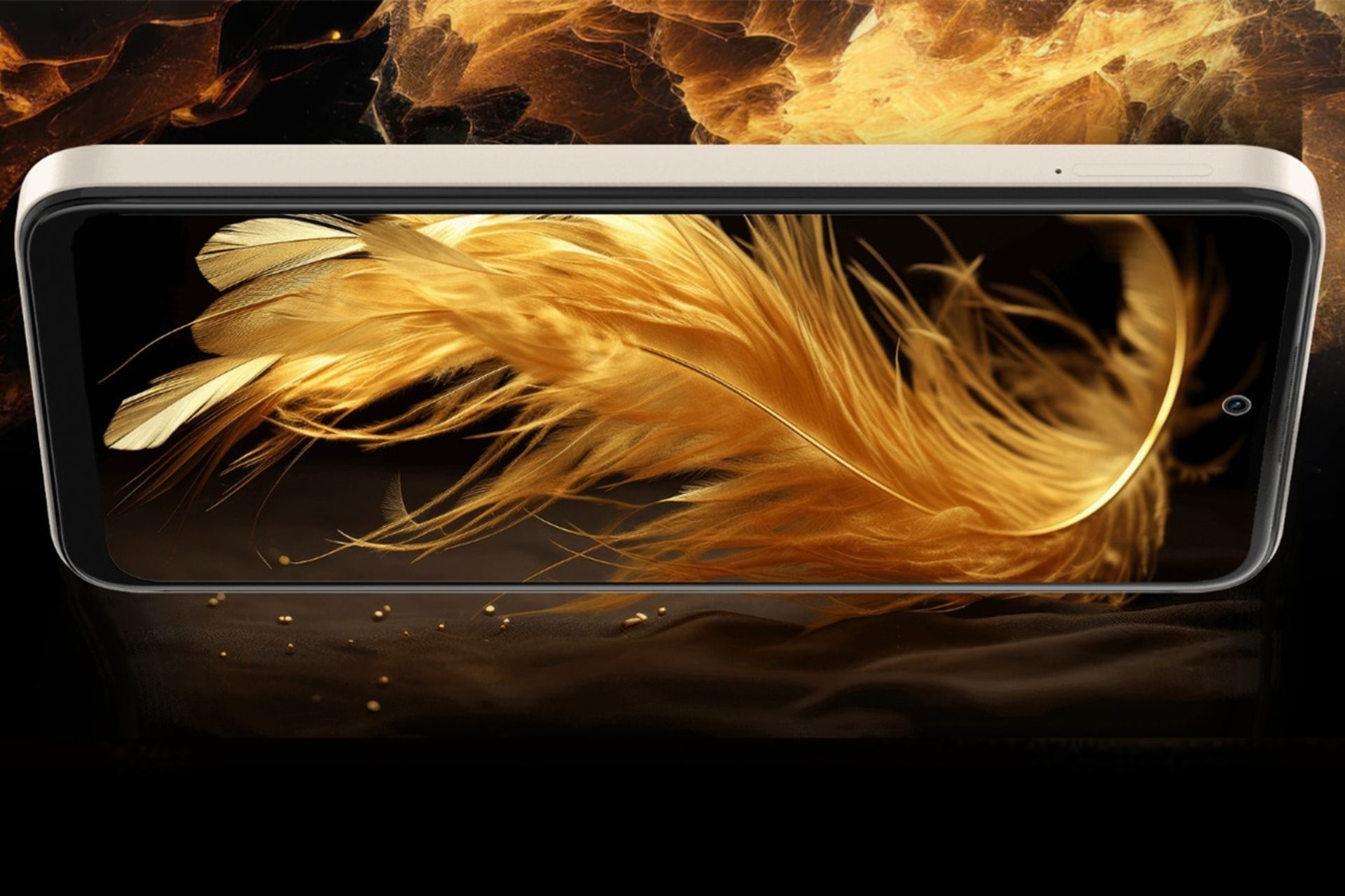 گوشی لاوا Yuva 3 پرو در حال نمایش طیف طلایی رنگ