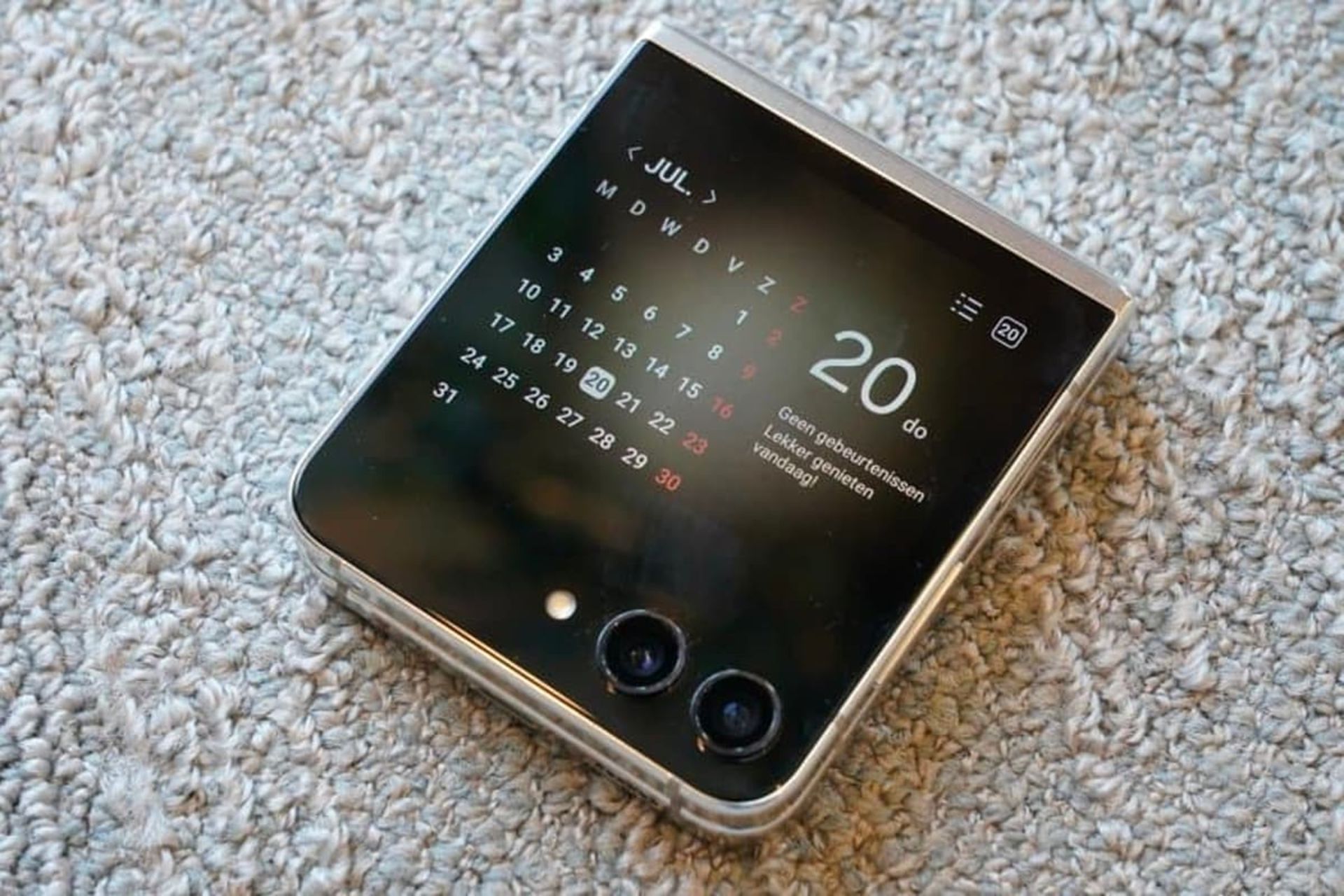 نمایشگر خارجی بزرگ در تصویر واقعی گلکسی زد فلیپ ۵ فاش شده