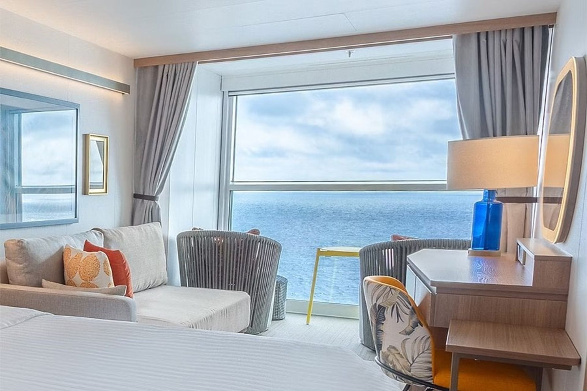 اتاق لوکس کشتی کروز Legends of the Seas