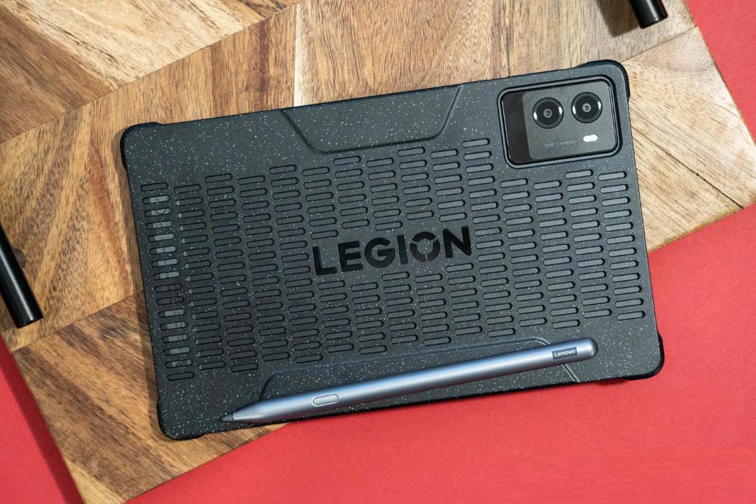 تبلت لنوو Legion Tab با قلم لمسی لنوو