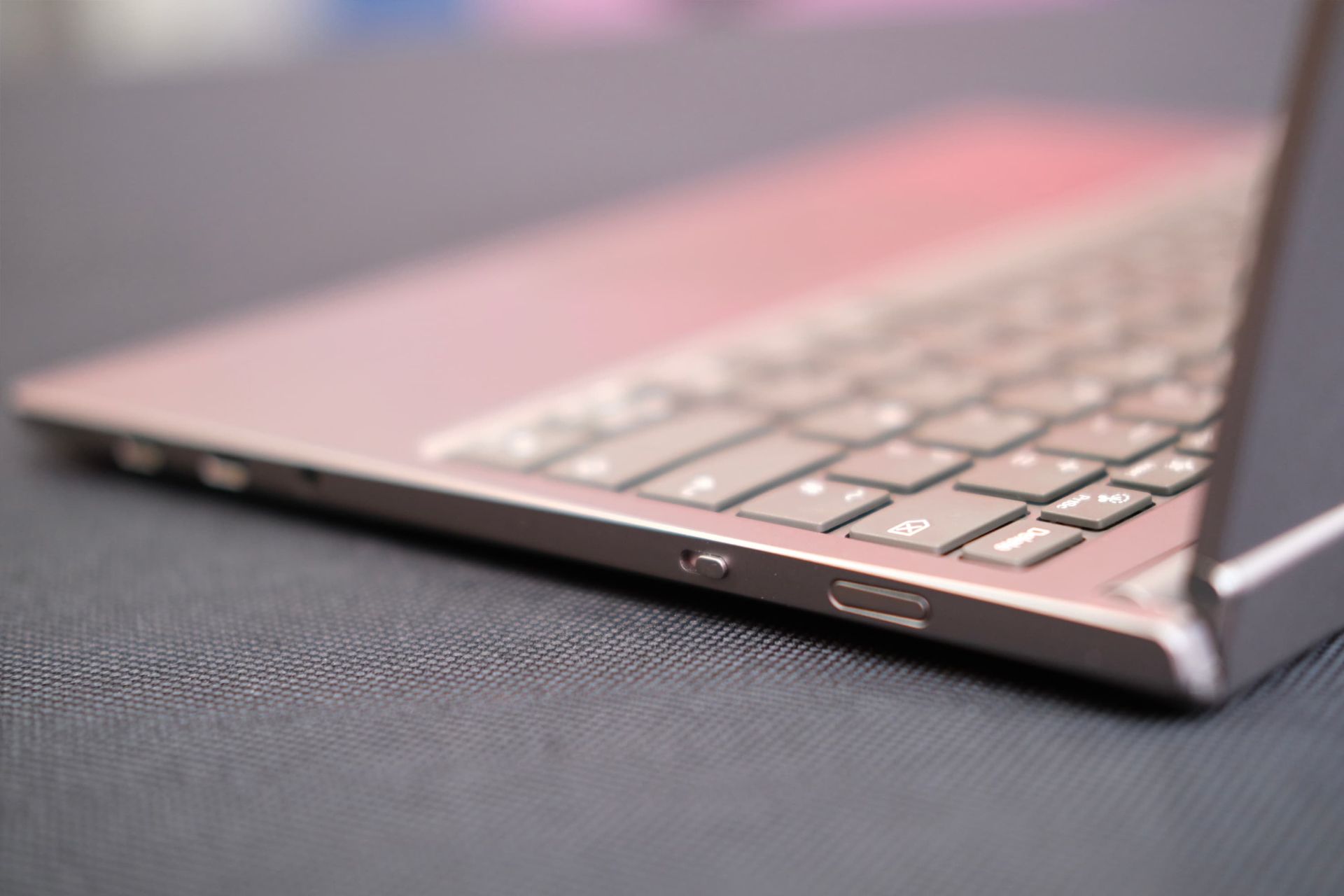 دکمه کناری لپ تاپ رول شدنی لنوو