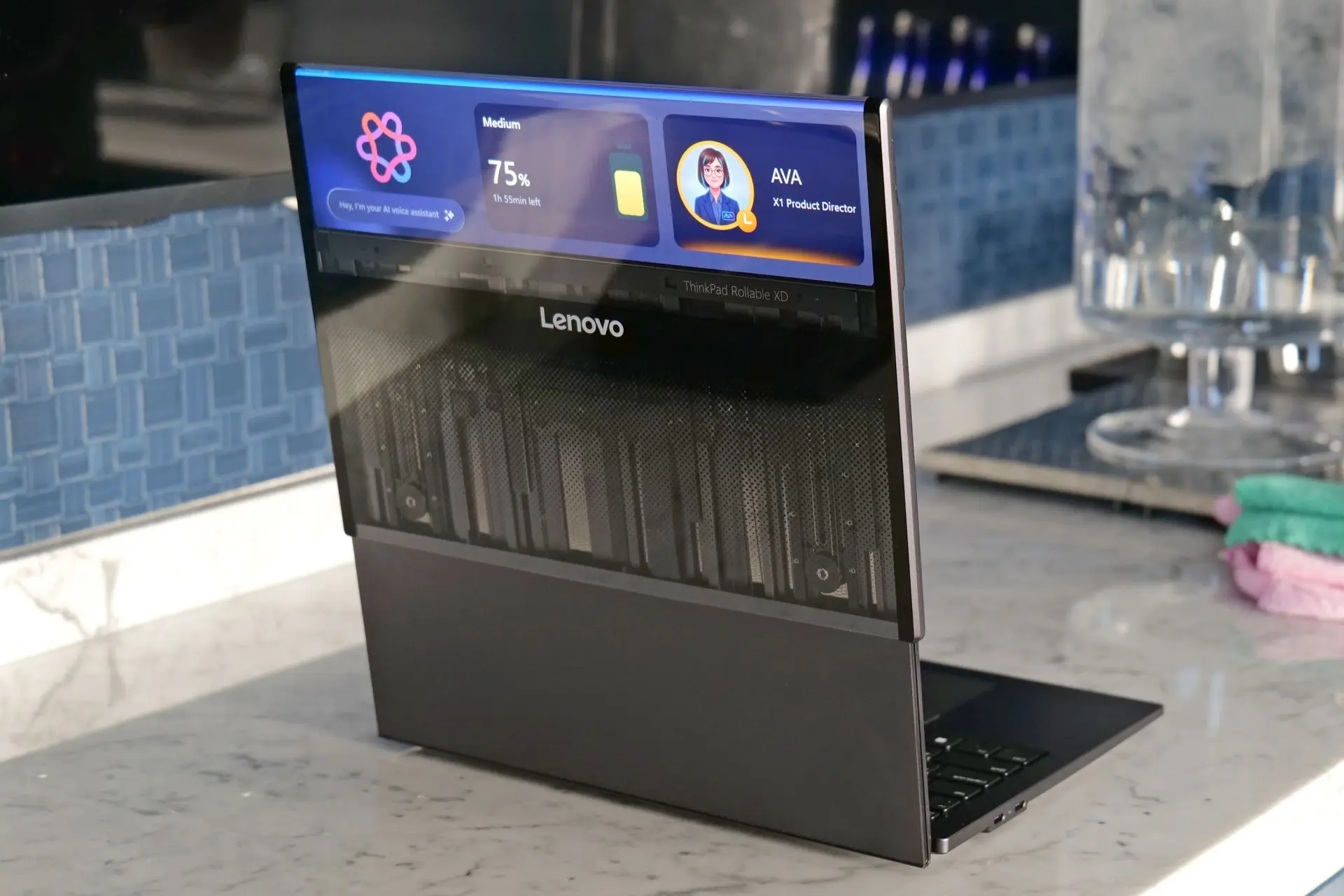 پنل پشت لپ‌تاپ رول‌شدنی لنوو XD