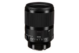 لنز سیگما Sigma 35mm F1.4 DG DN Art نمای جانبی ایستاده