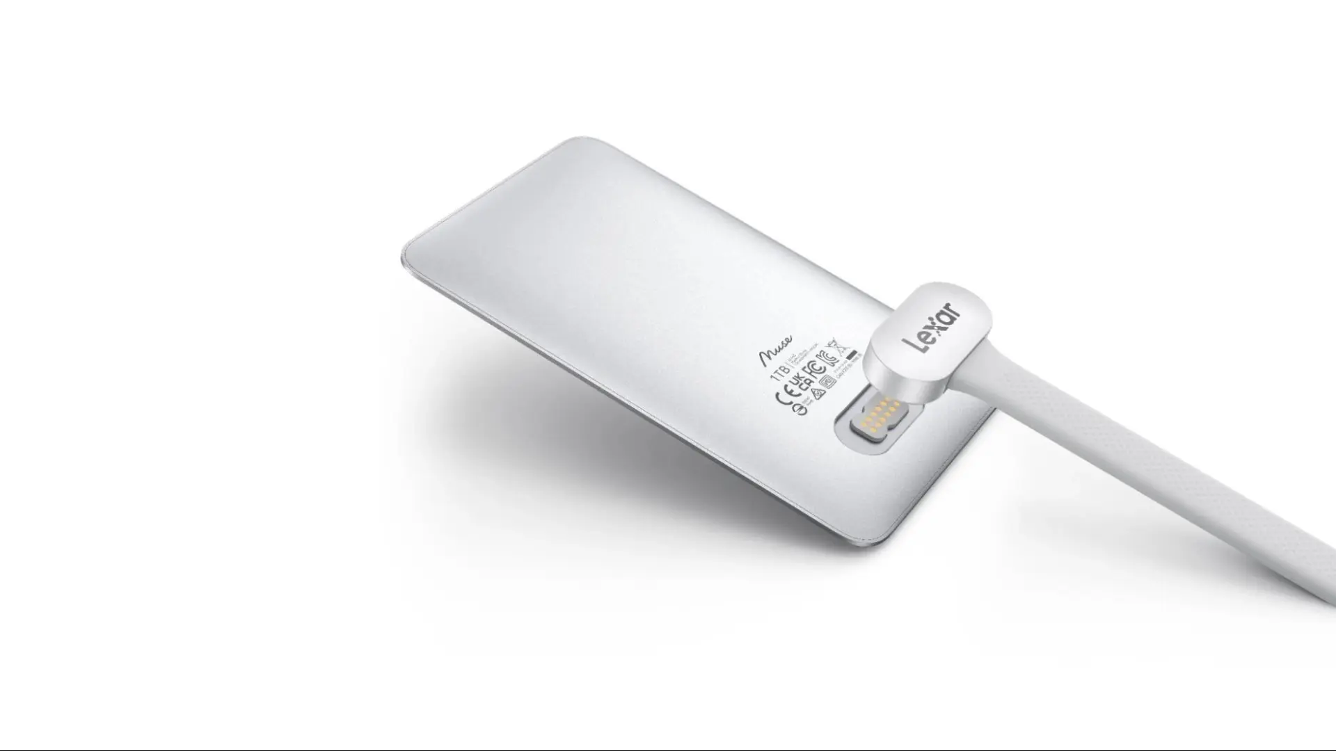 SSD مدل Muse از برند لکسار با کابل اتصال