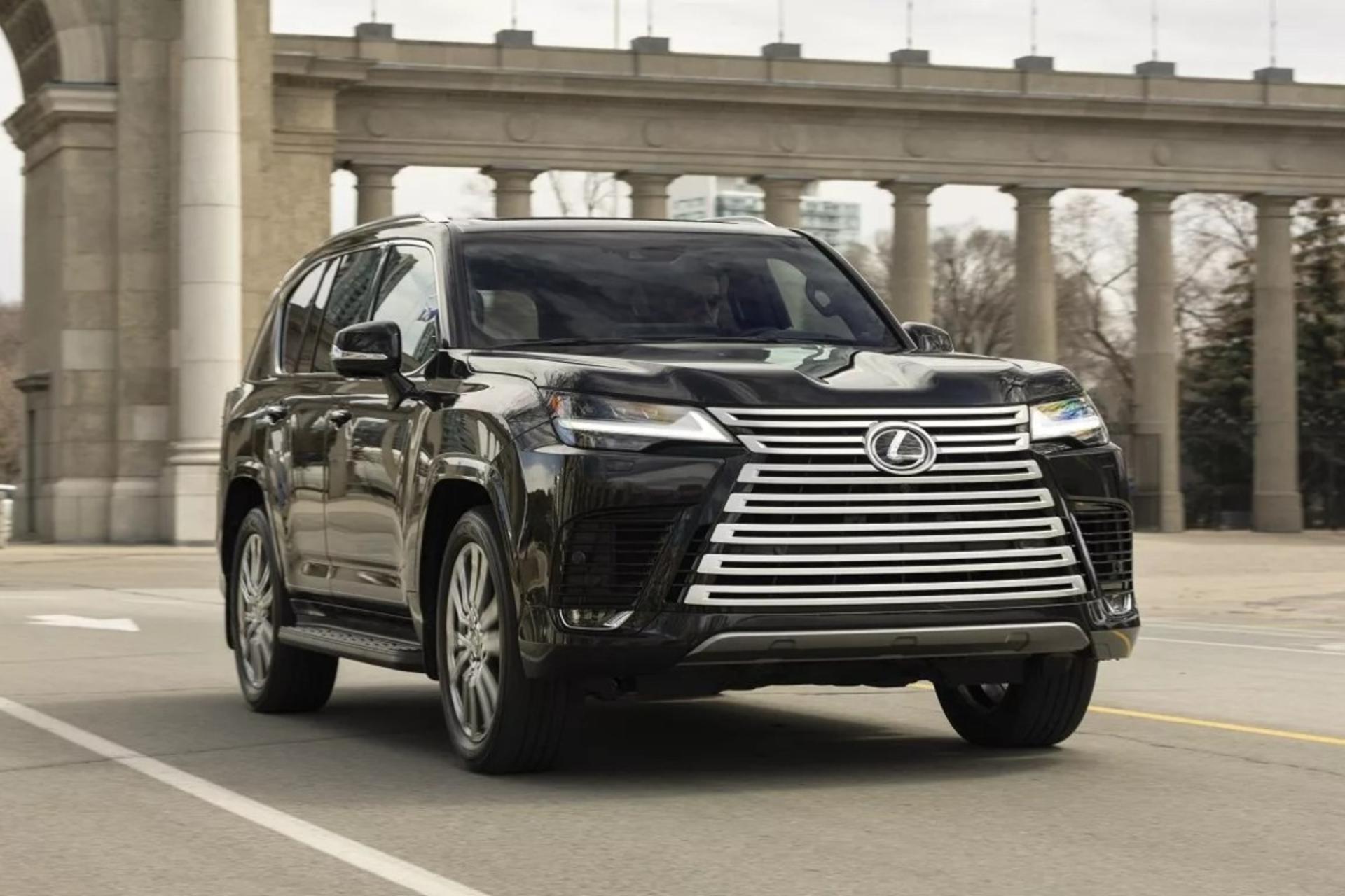 نمای سه‌چهارم جلو لکسوس LX600