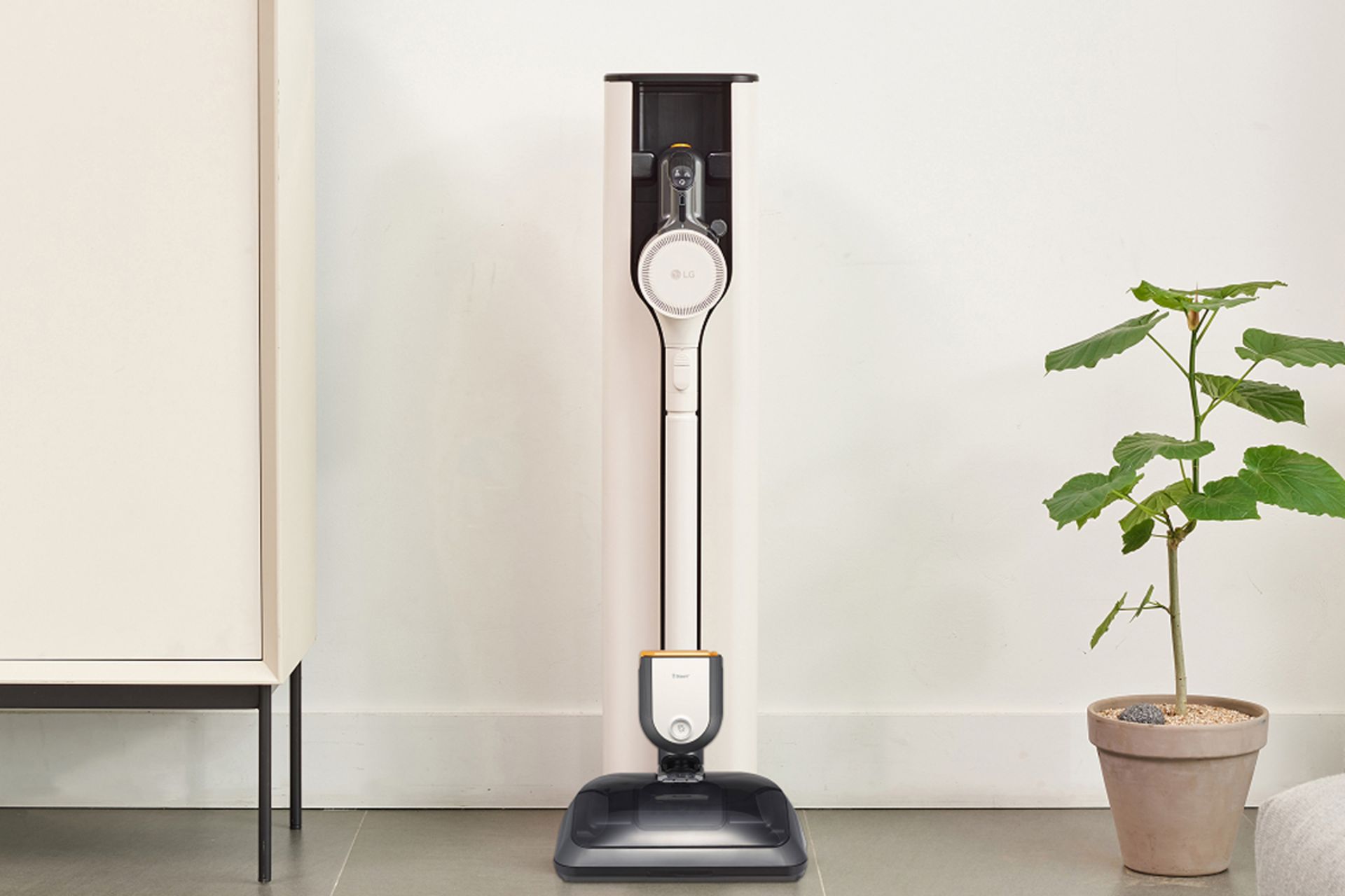 جارو شارژی ال جی LG CordZero A9 Kompressor در حالت ایستاده