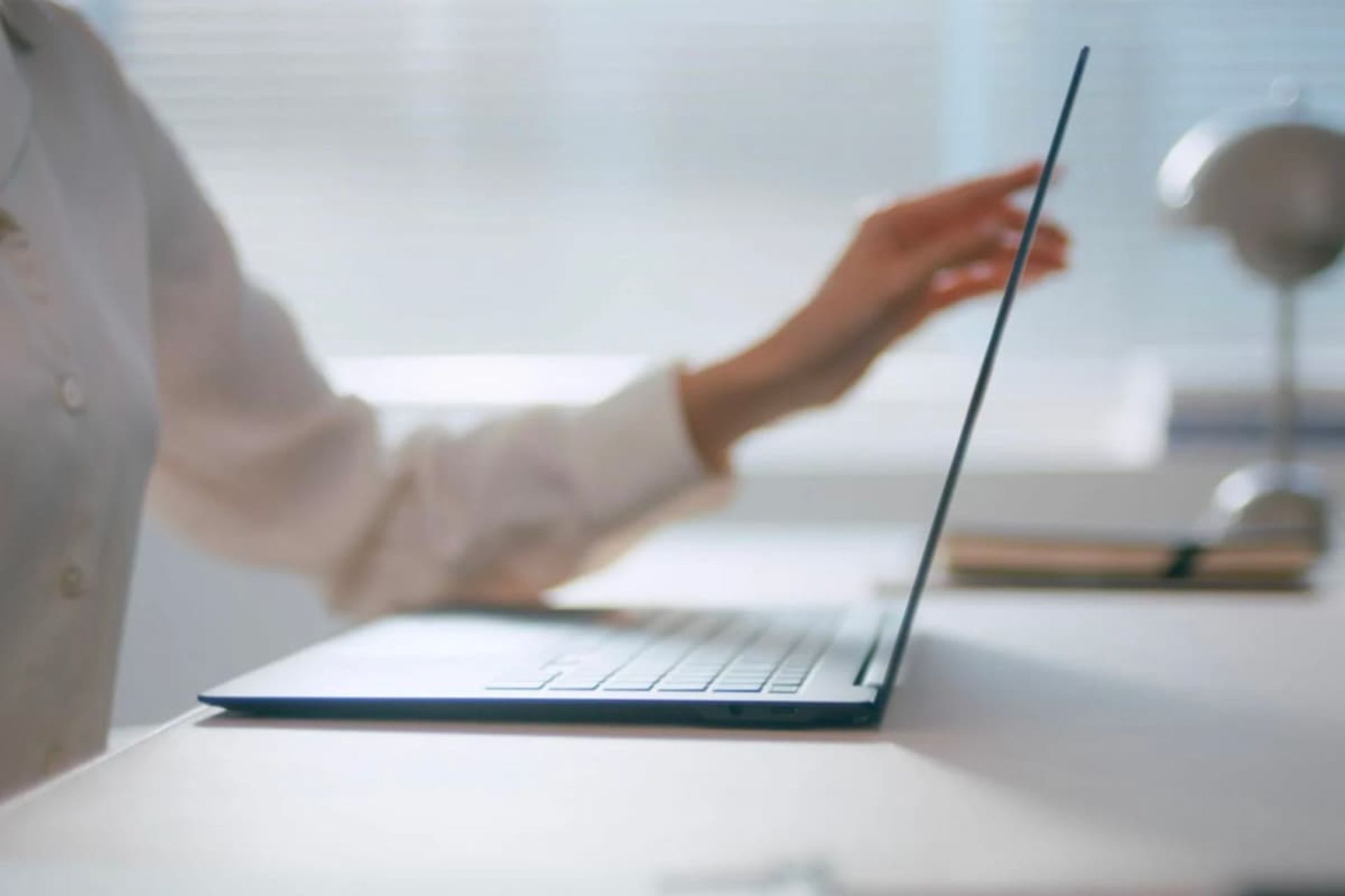 ضخامت نیم رخ لپ تاپ LG Gram SuperSlim ال جی