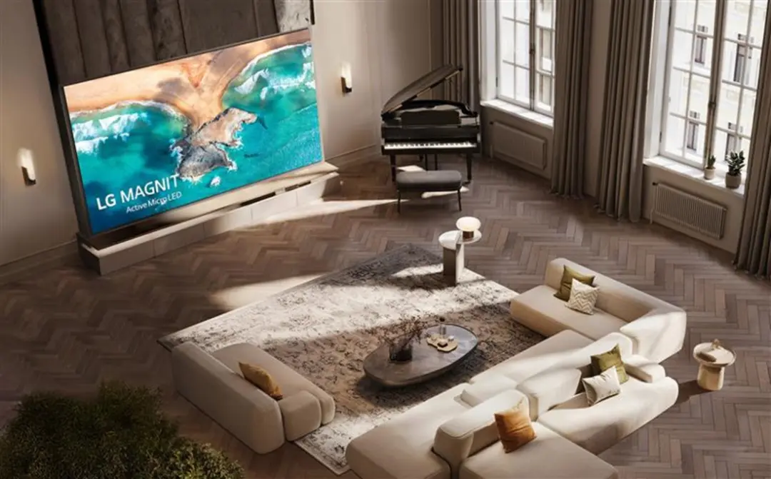 تلویزیون Magnit Active Micro LED ال‌جی در سالن پذیرایی خانه