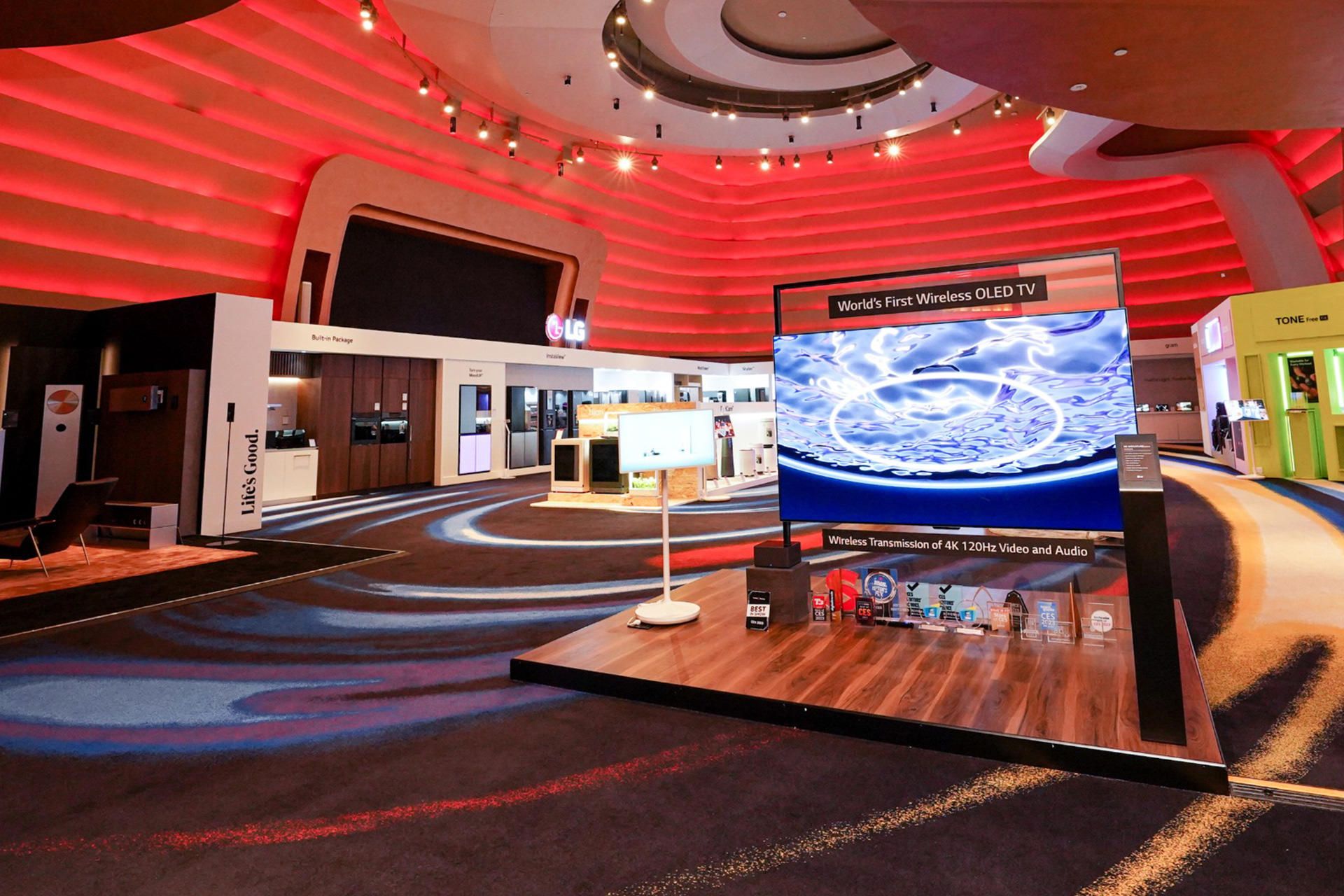 نمایشگاه محصولات ال جی در دبی