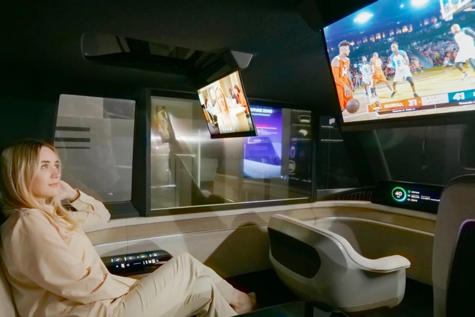 تلویزیون‌های رول‌شونده ال جی در سقف خودرو، رؤیای کودکی ما را به حقیقت می‌پیوندد