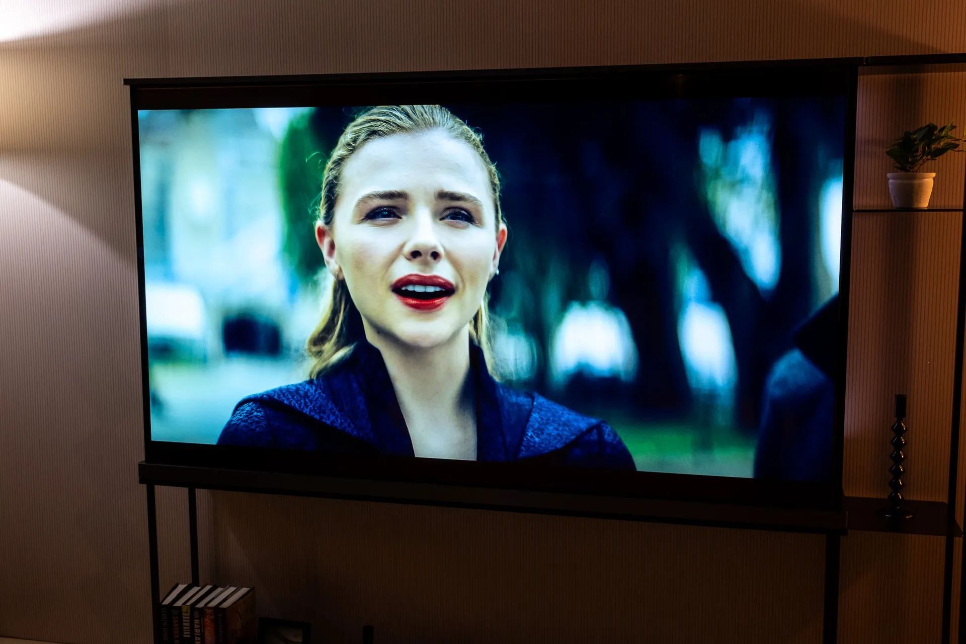 تلویزیون شفاف OLED Signature T ال جی