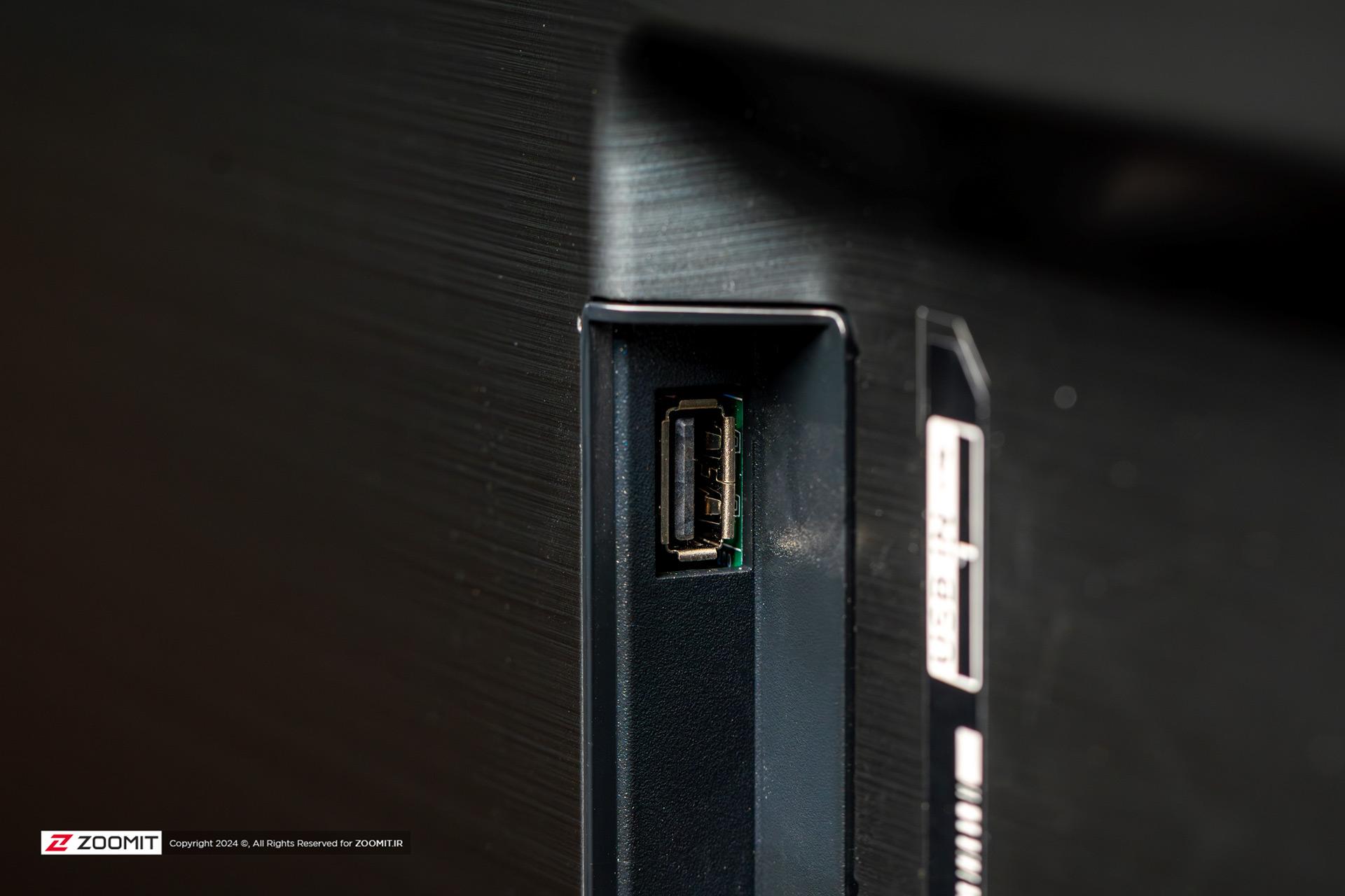 درگاه USB در تلویزیون QNED80 ال‌جی
