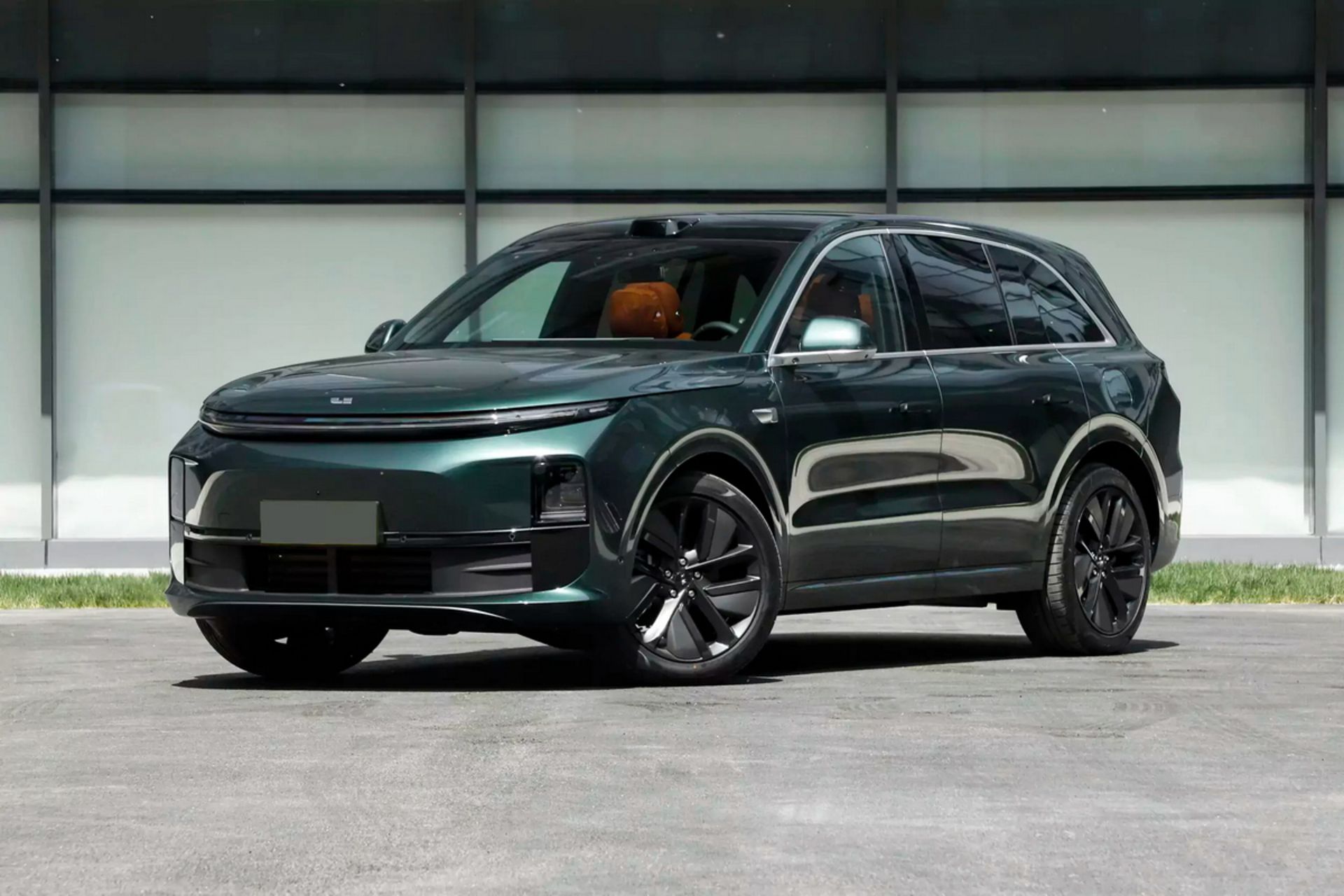 خودرو لی آتو L6 از سه رخ جلو Li Auto L6