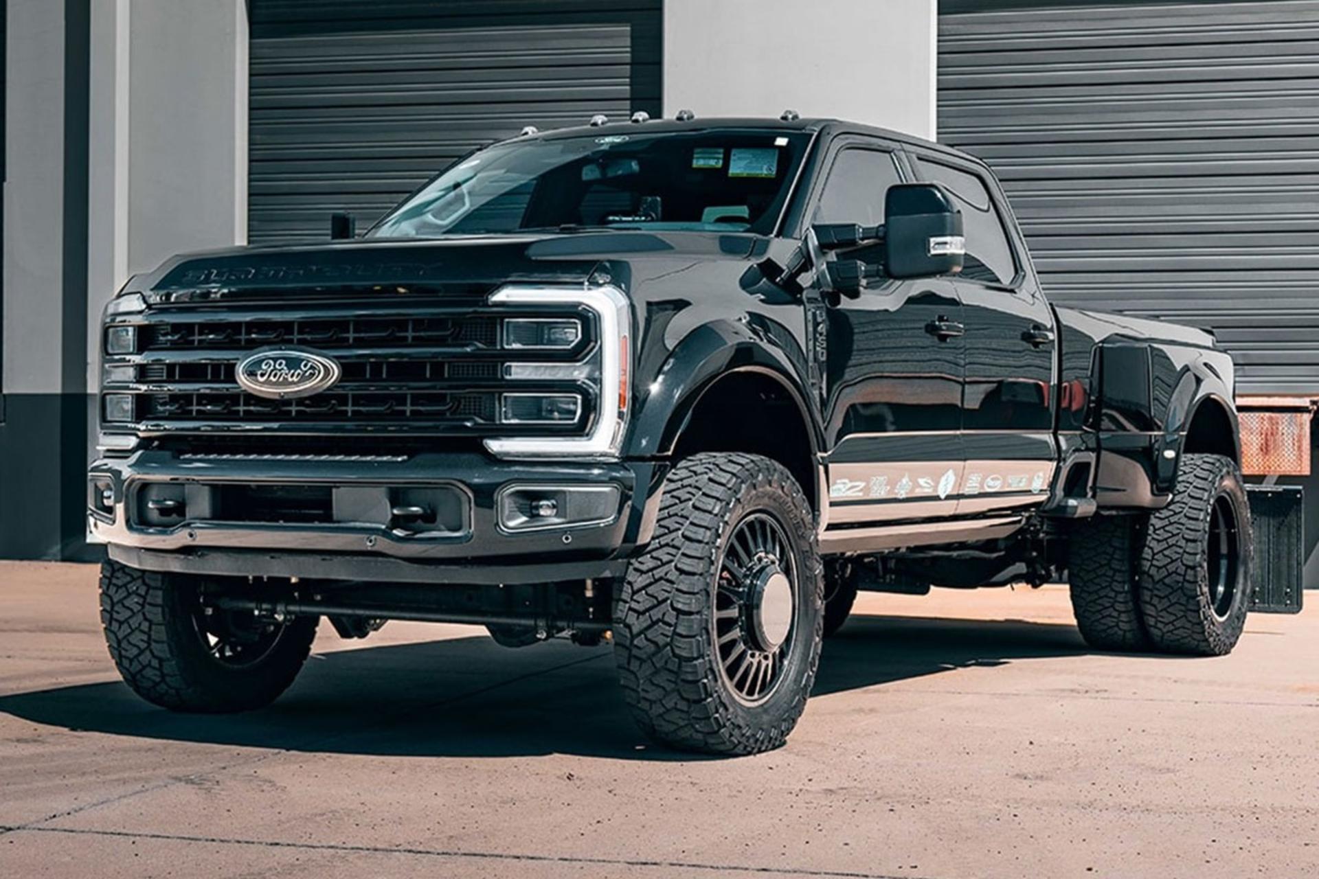 نمای سه‌چهارم جلو وانت فورد F-450 وستکات دیزاین