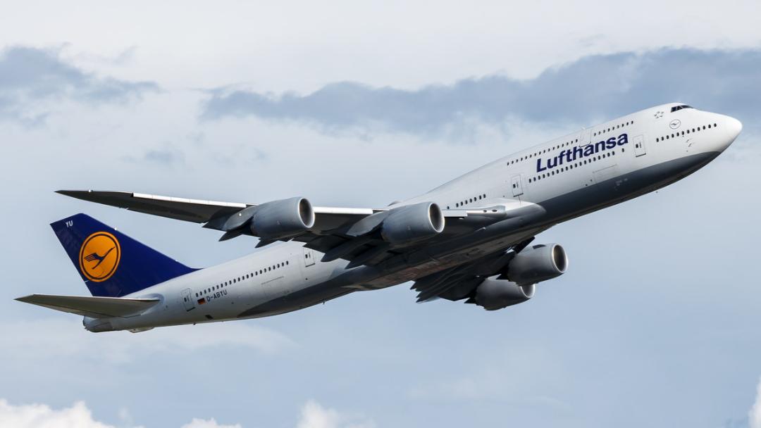 هواپیمای Boeing 747-8 در آسمان لوفت‌هانزا