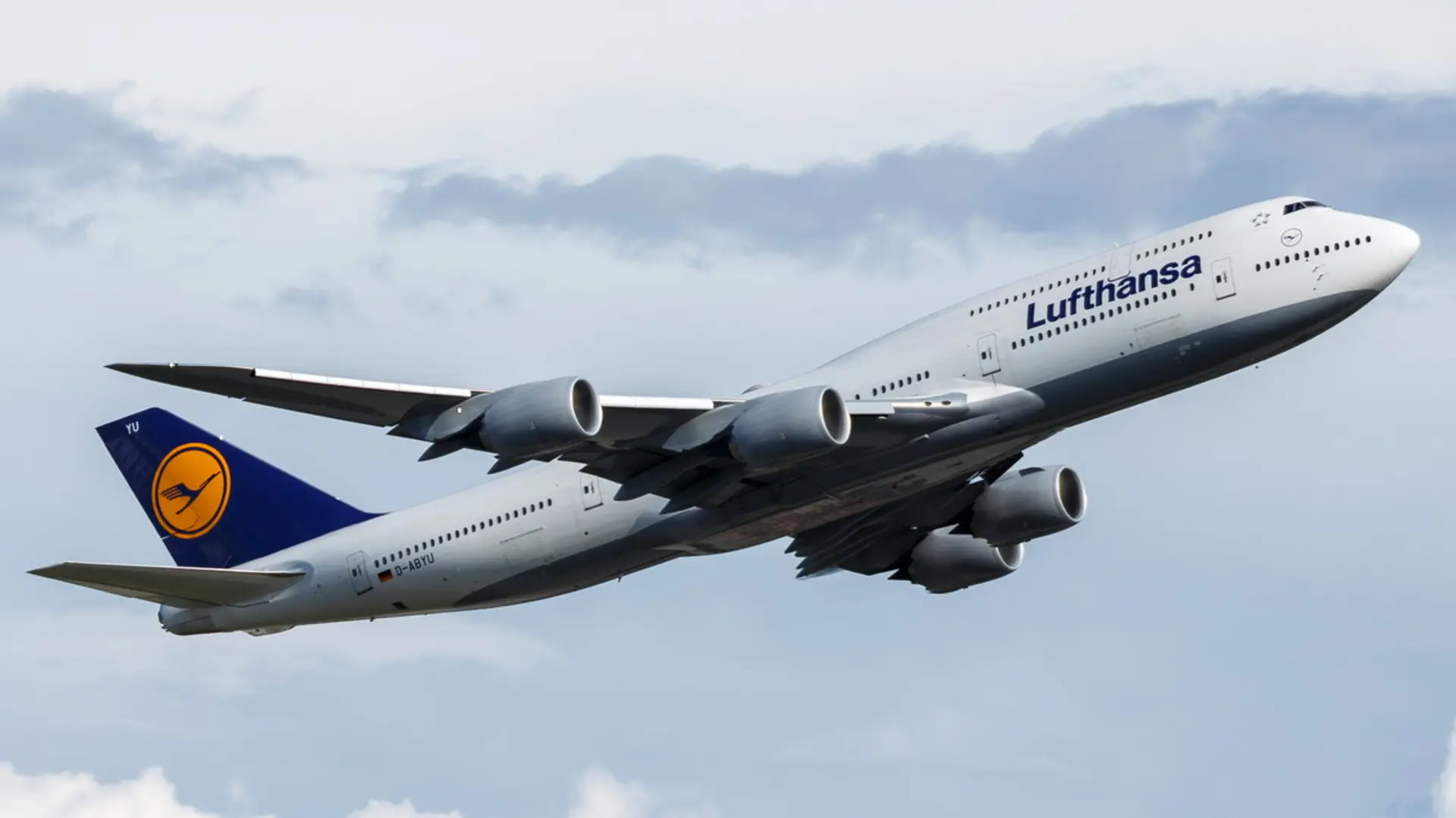 هواپیمای Boeing 747-8 در آسمان لوفت‌هانزا
