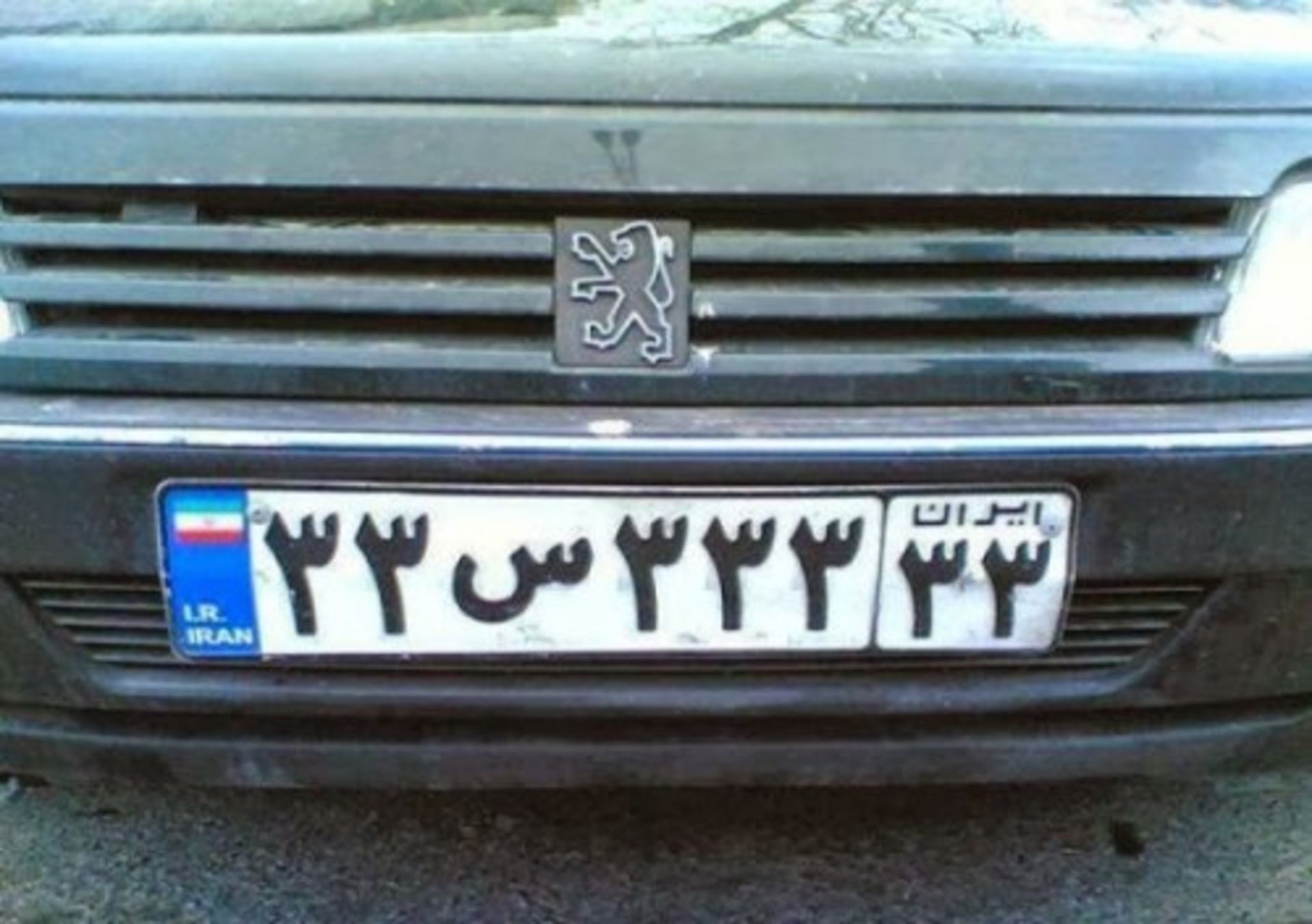 نمای جلو پورشه پژو ۴۰۵ با پلاک ایران