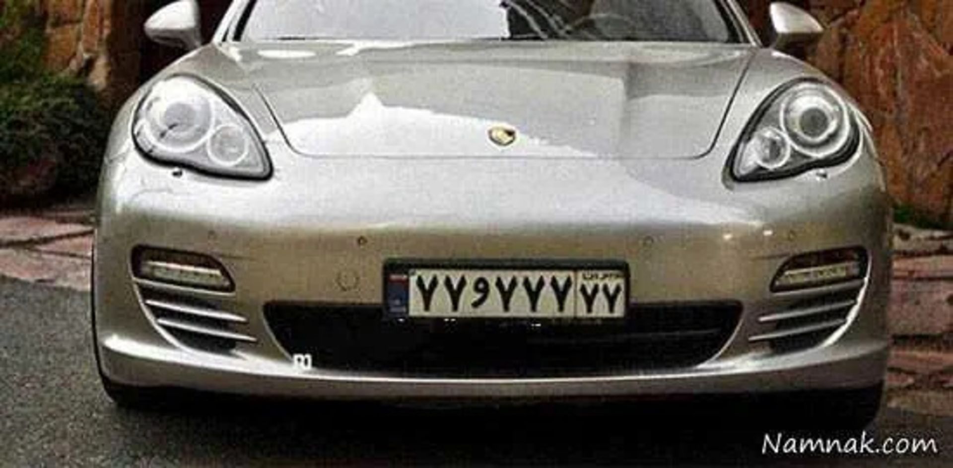 نمای جلو پورشه پانامرا رنگ بژ