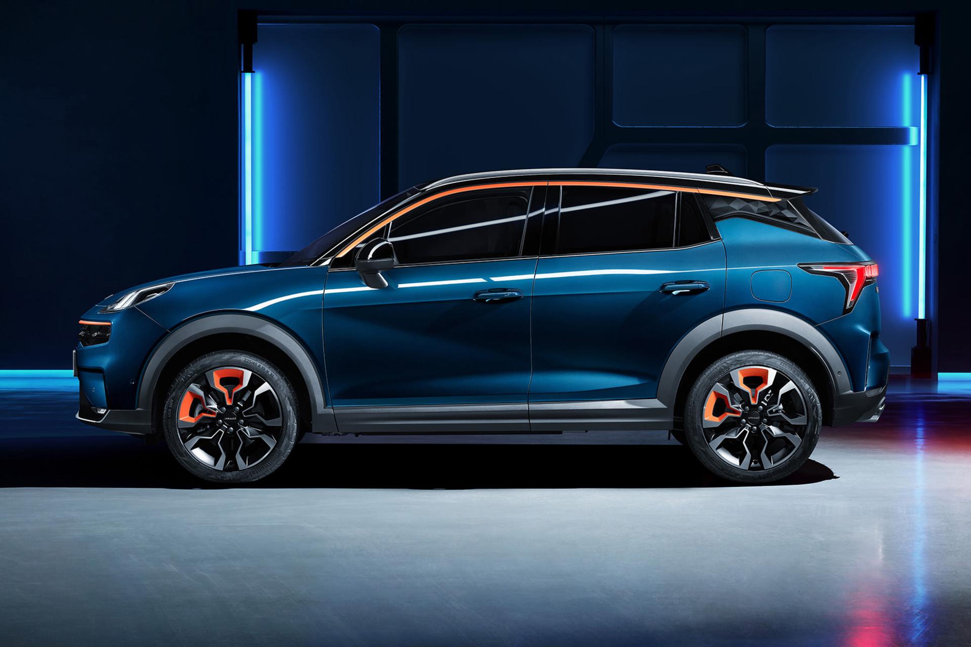 لینک اند کو Lynk & Co 06 نمای جانبی