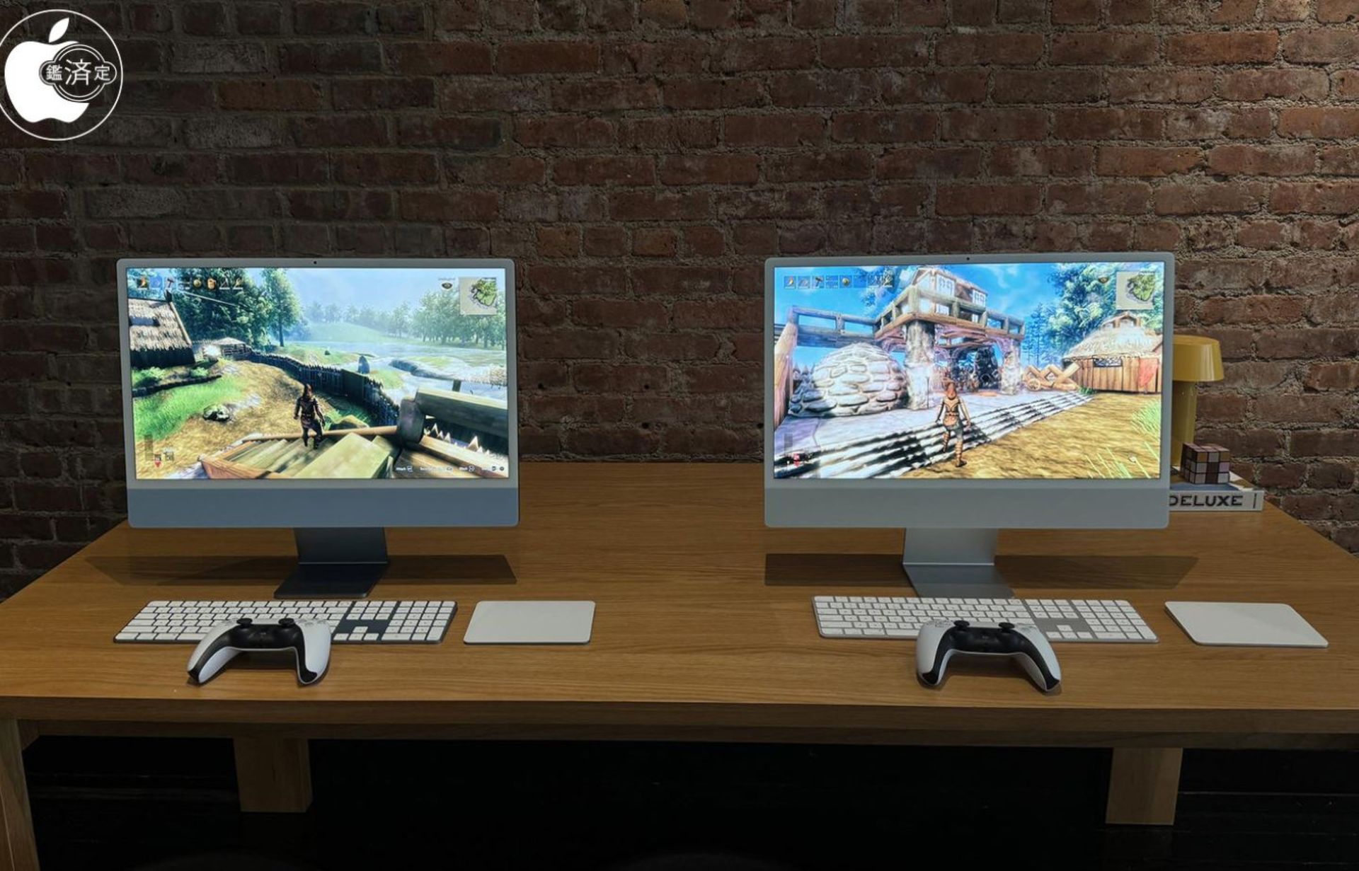 آی مک روی میز درحال اجرای بازی