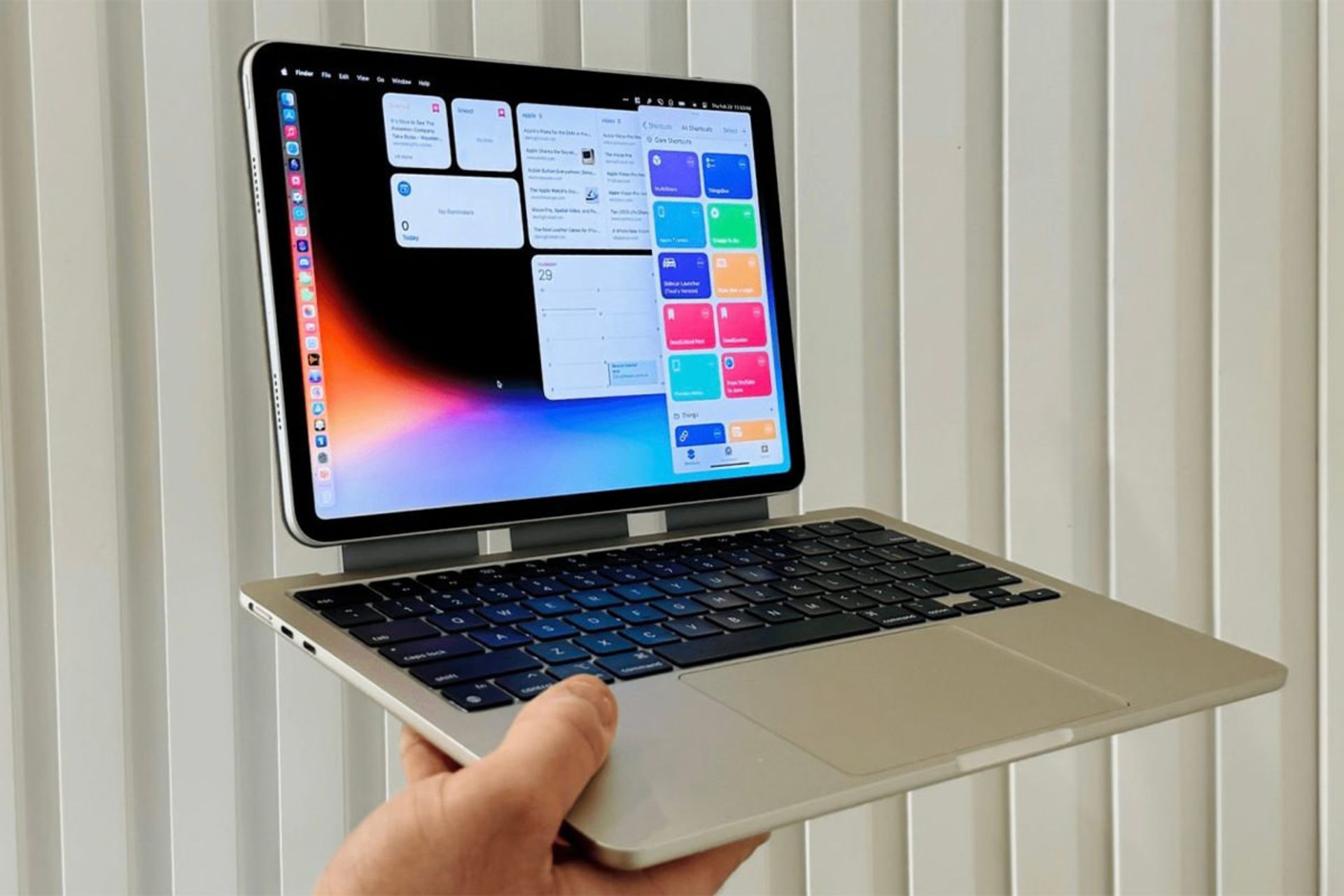 مک-آیپد ساخته شده توسط فدریکو ویتیچی دردست