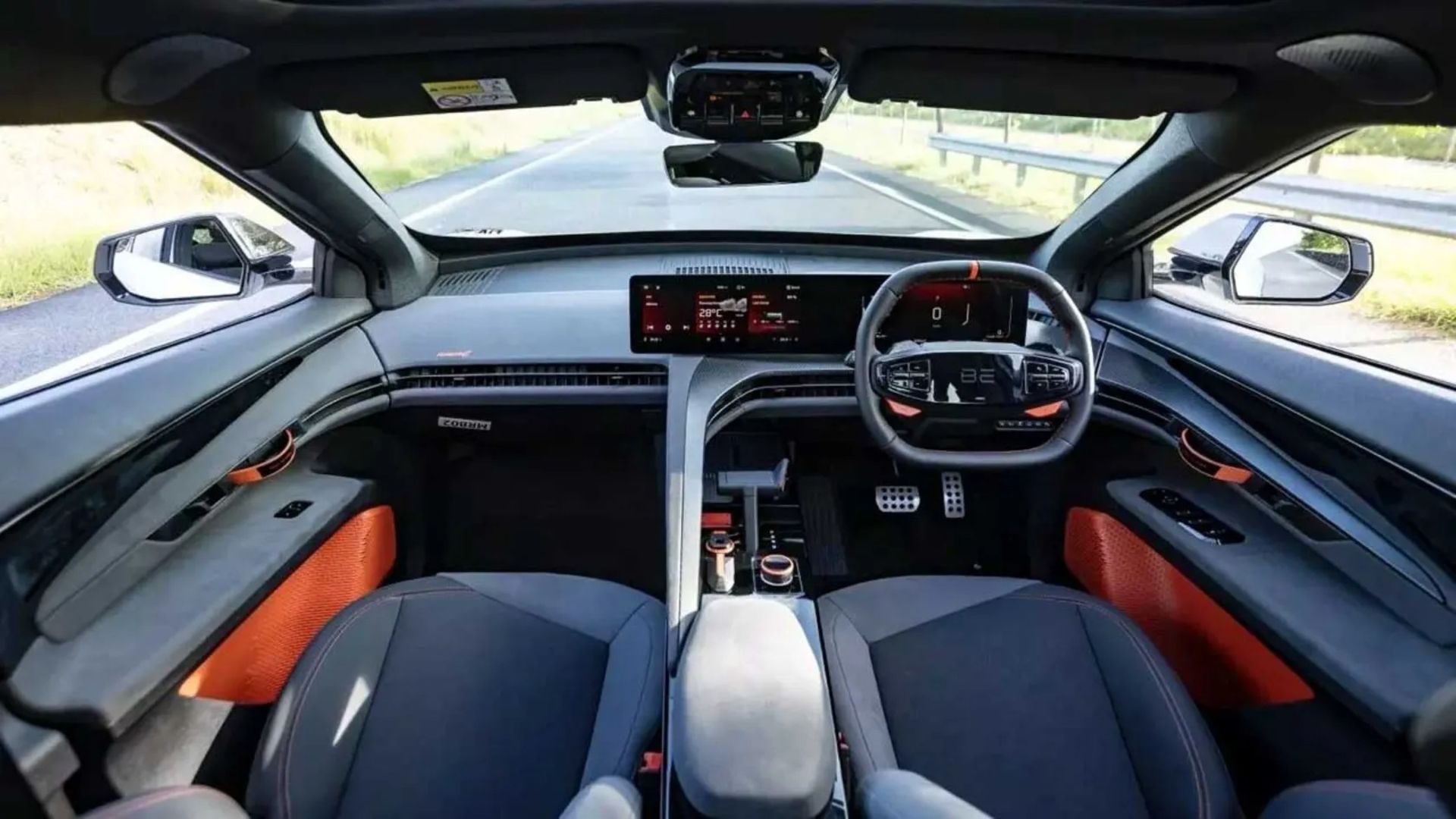 کابیت داخلی خودرو ماهیندرا BE 6 Formula E Edition