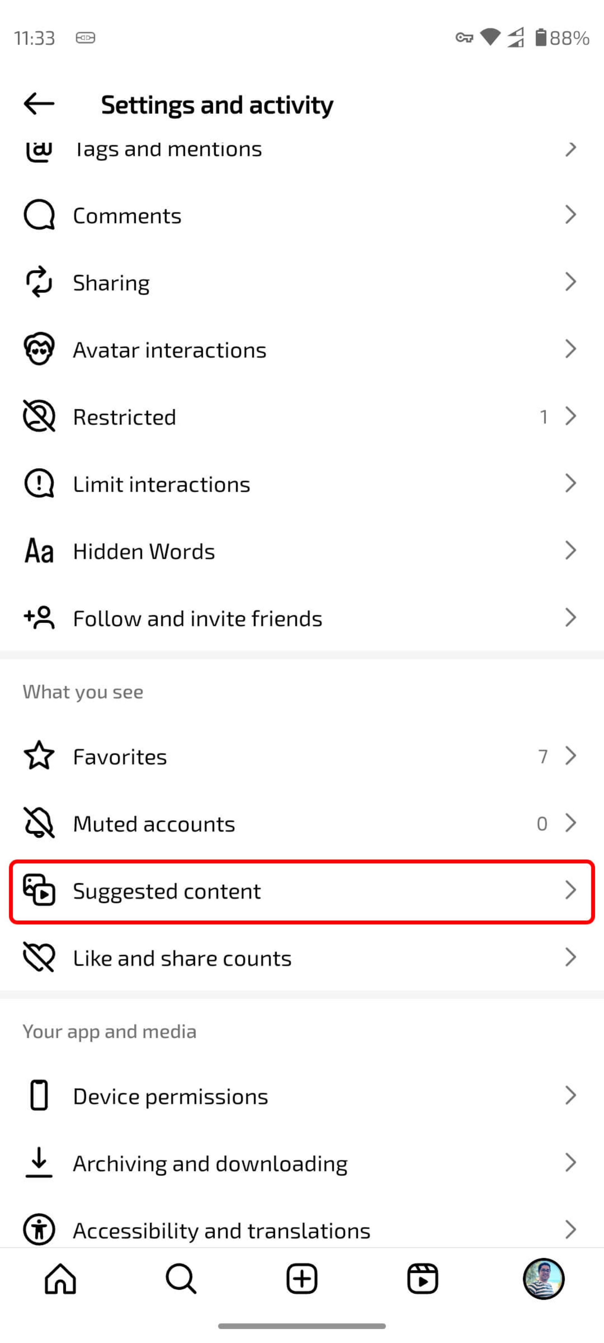 بخش تنظیمات اینستاگرام و انتخاب Suggested content