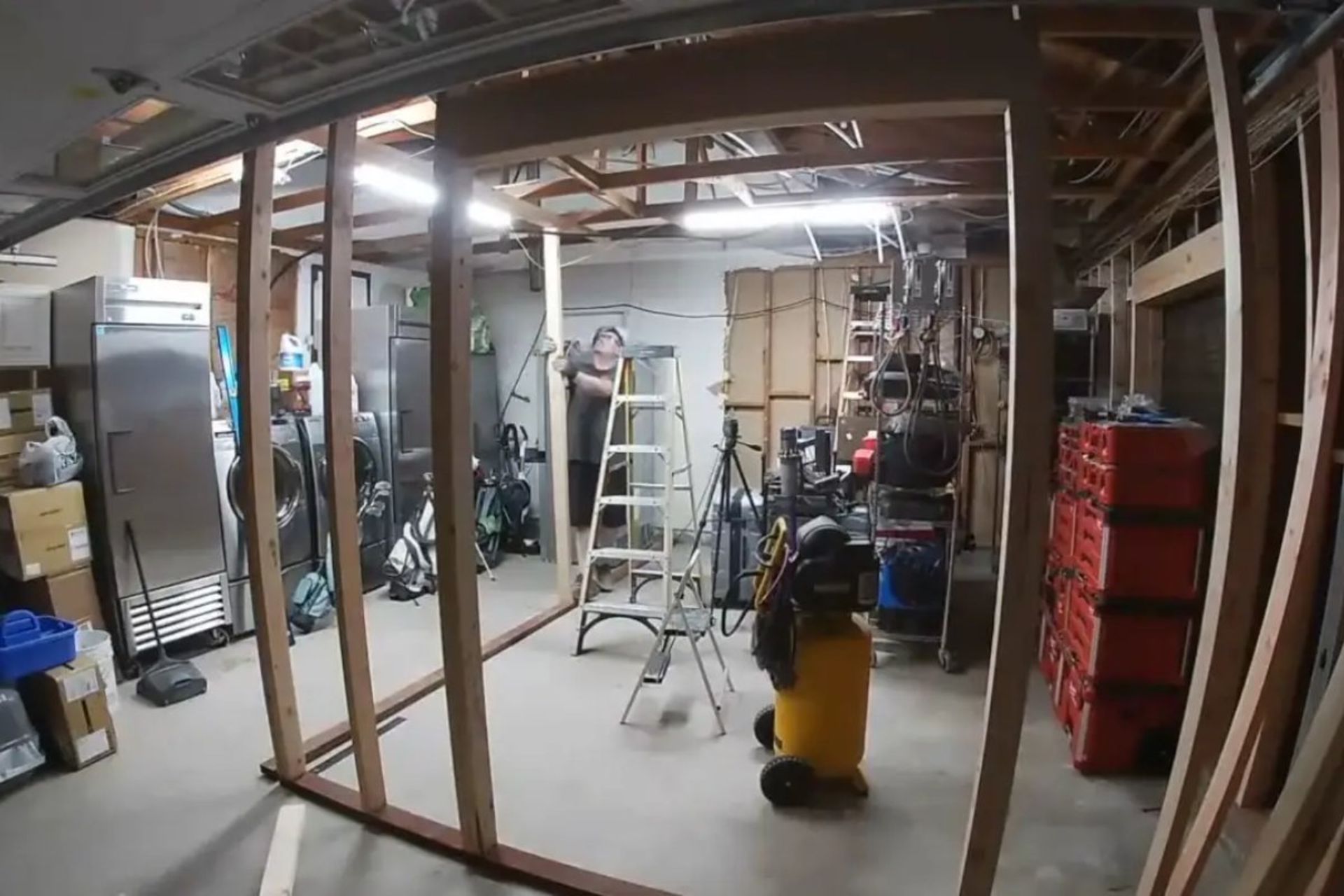 مندی و شوهرش