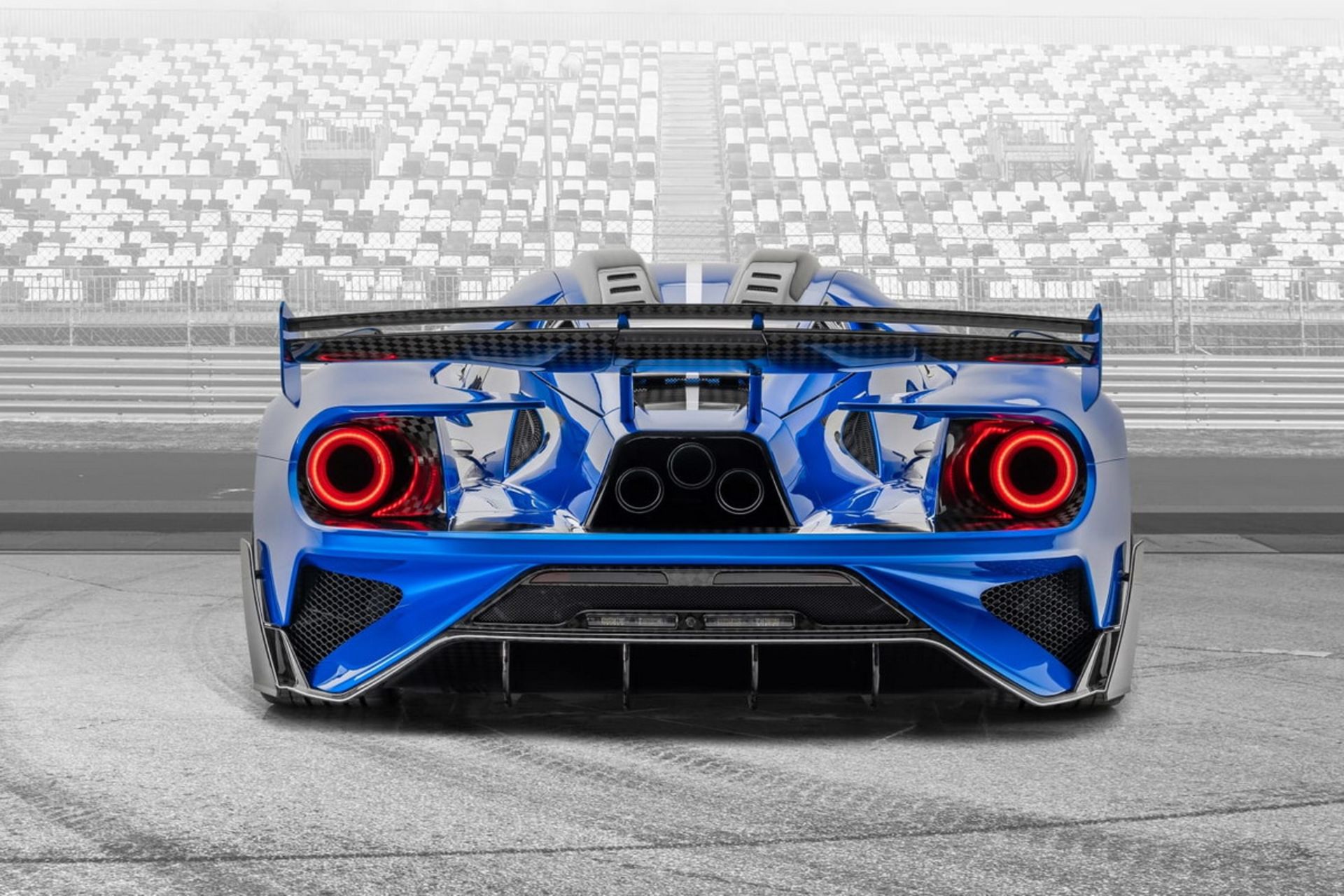 نمای پشت  Le Mansory Ford GT