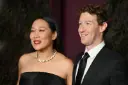 مارک زاکربرگ (Mark Zuckerberg) و همسرش در یک مراسم رسمی