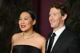 مارک زاکربرگ (Mark Zuckerberg) و همسرش در یک مراسم رسمی