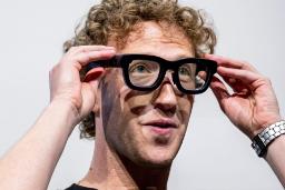مارک زاکربرگ / Mark Zuckerberg مدیرعامل متا با عینک قاب مشکی