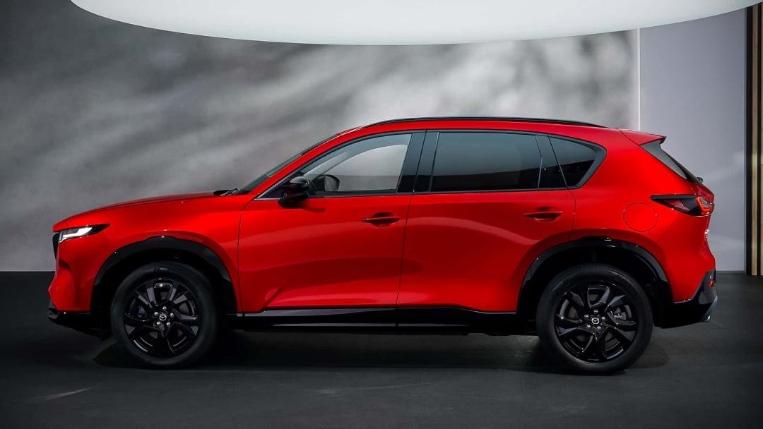نمای جانبی خودرو مزدا CX-5