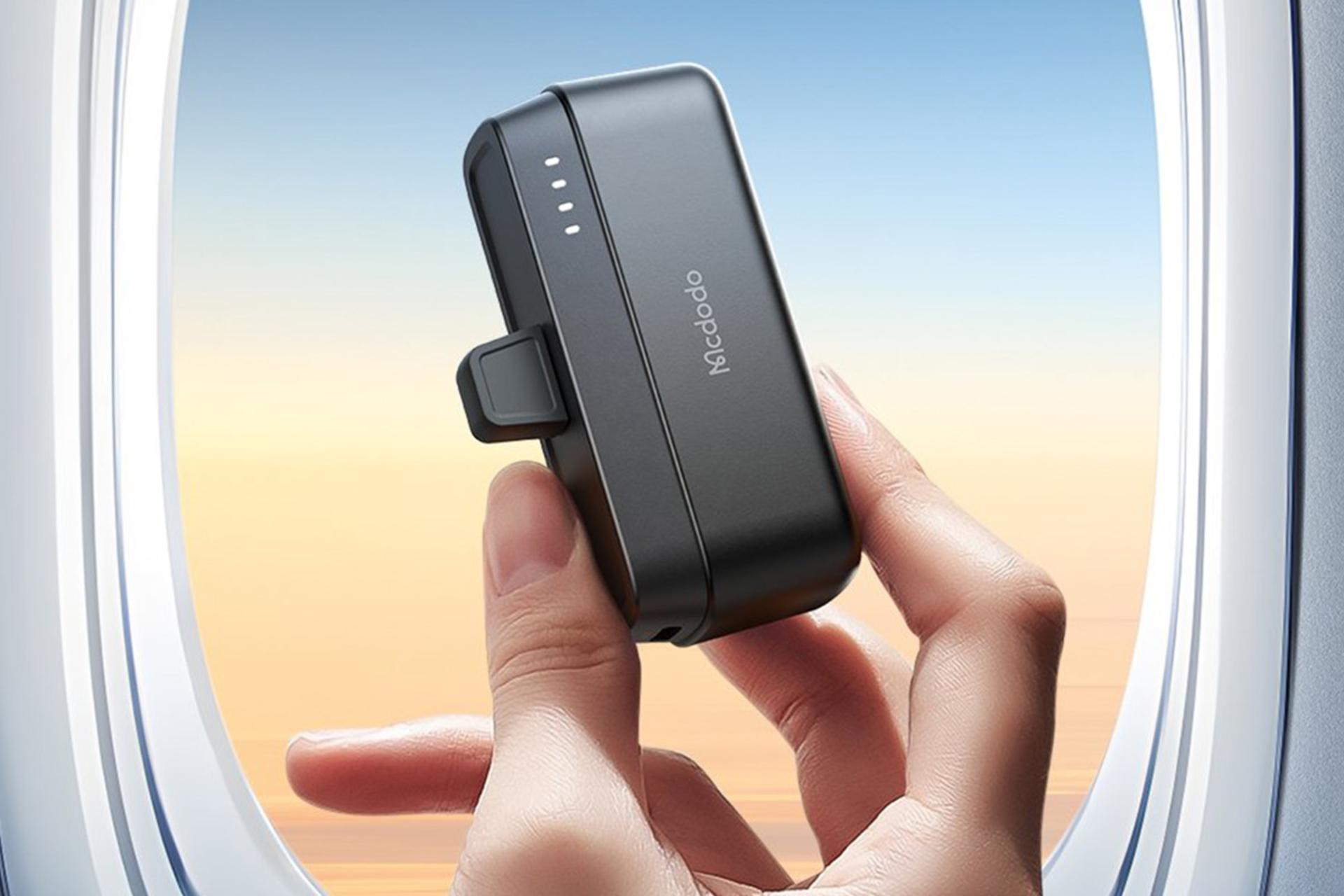 ابعاد پاور بانک مک دودو Mcdodo MC-628 5000mAh در دست