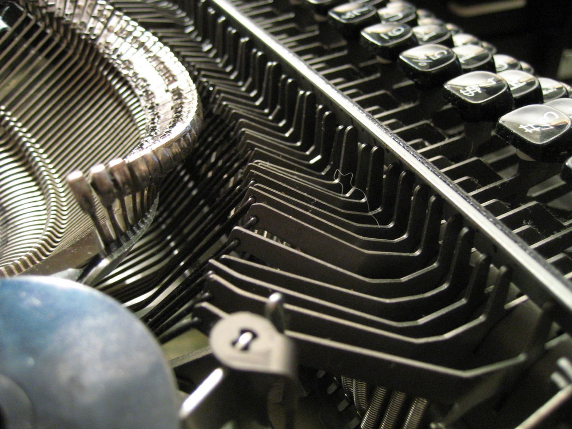 میله‌های مکانیکی ماشین تحریر