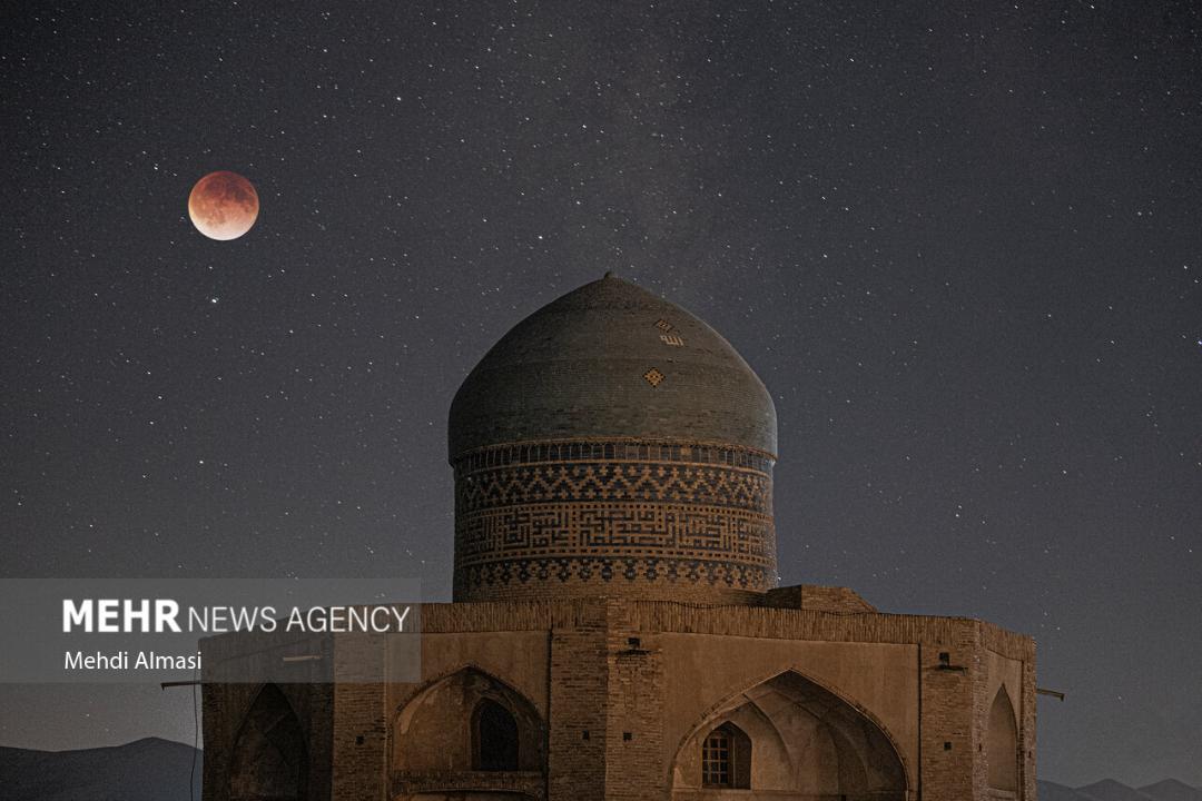 ماه خونین در همدان