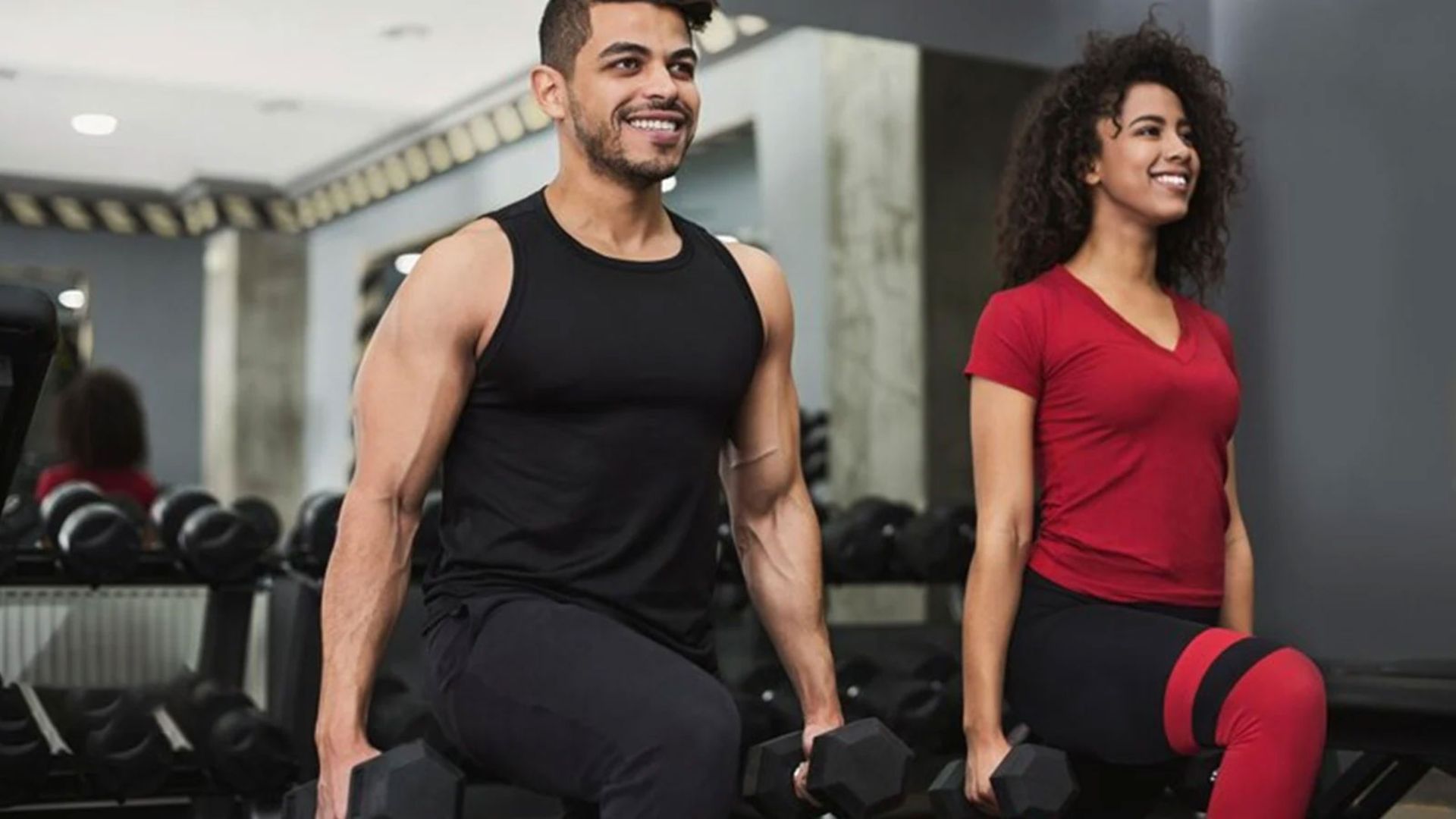 زن و مرد در حال ورزش کردن
