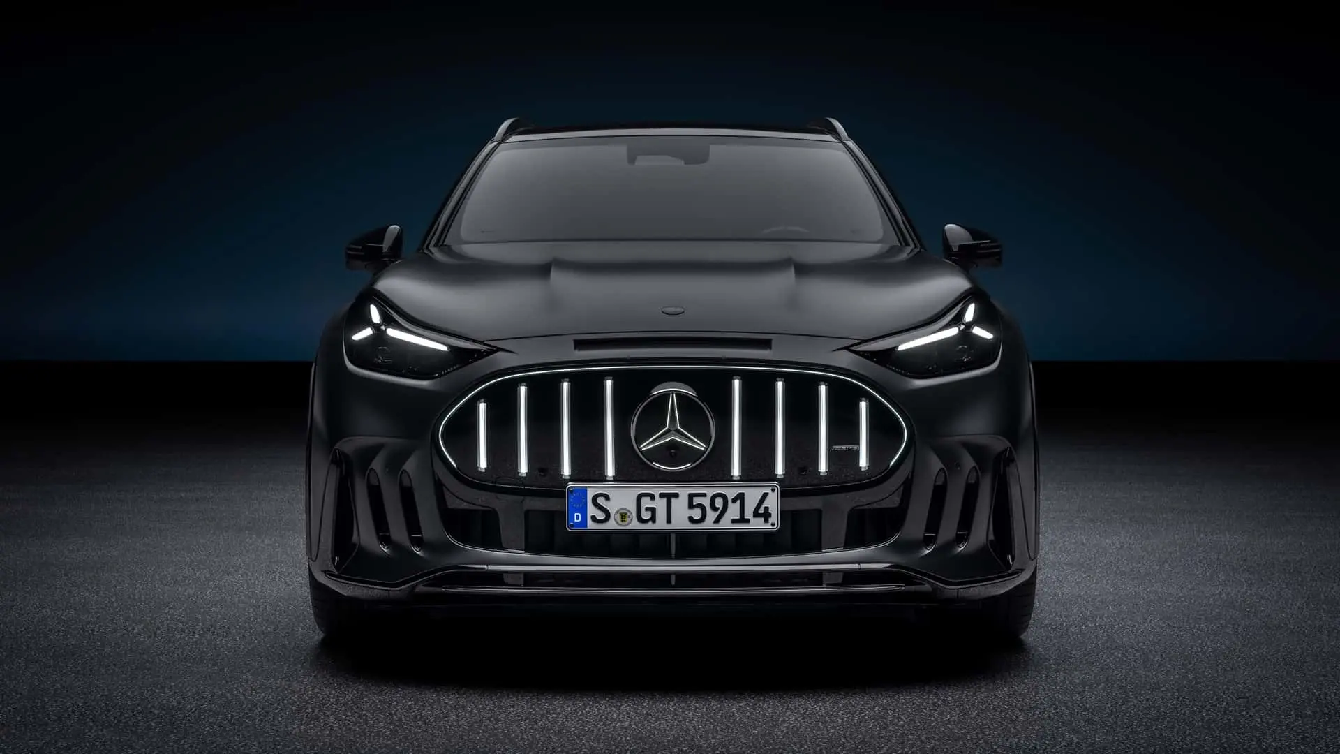 خودرو مرسدس بنز AMG (Mercedes-AMG) با جلوپنجره پانامریکا در نمای روبه‌رو