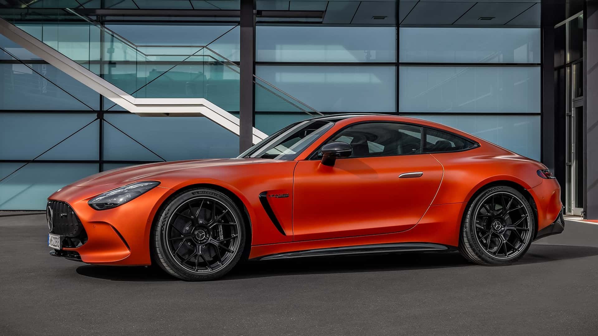 GT 63 S E Performance از نمای کناری