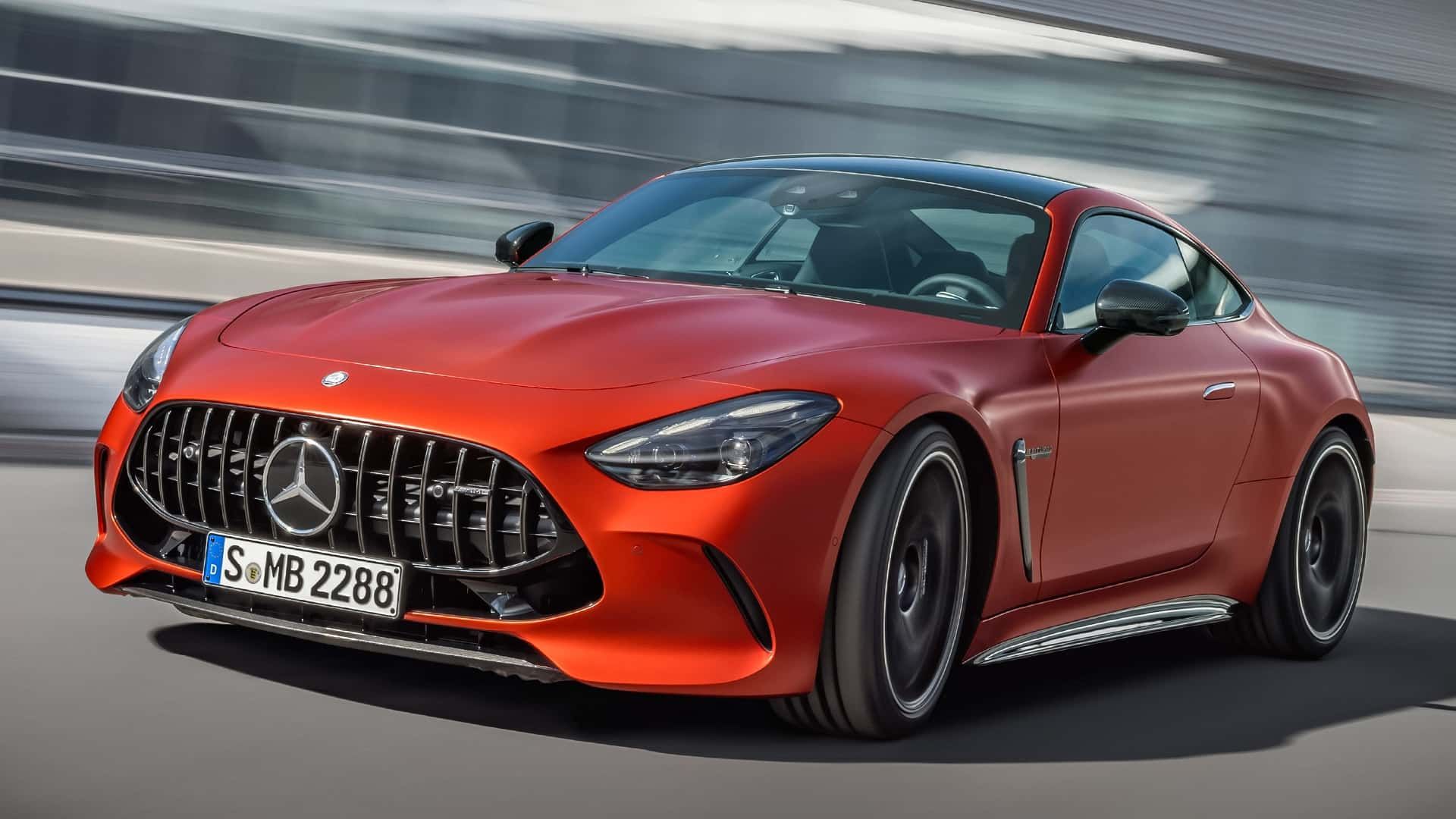 GT 63 S E Performance از نمای سه‌چهارم جلو درحال حرکت